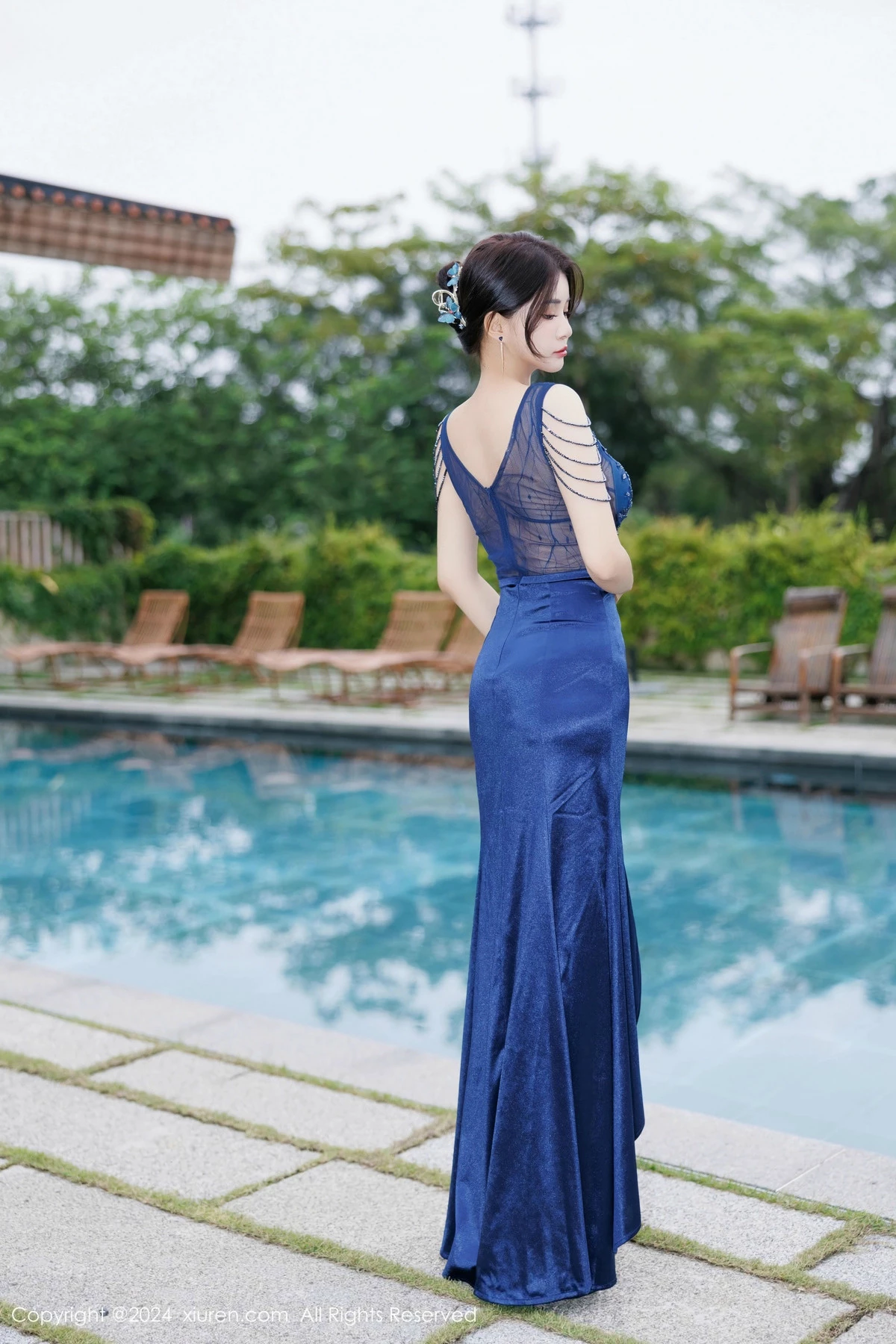 [[XiuRen秀人网]秀人网]No.9435_模特凯竹Quinn性感蓝色连衣长裙露蓝色内衣秀丰腴身材诱惑写真82P