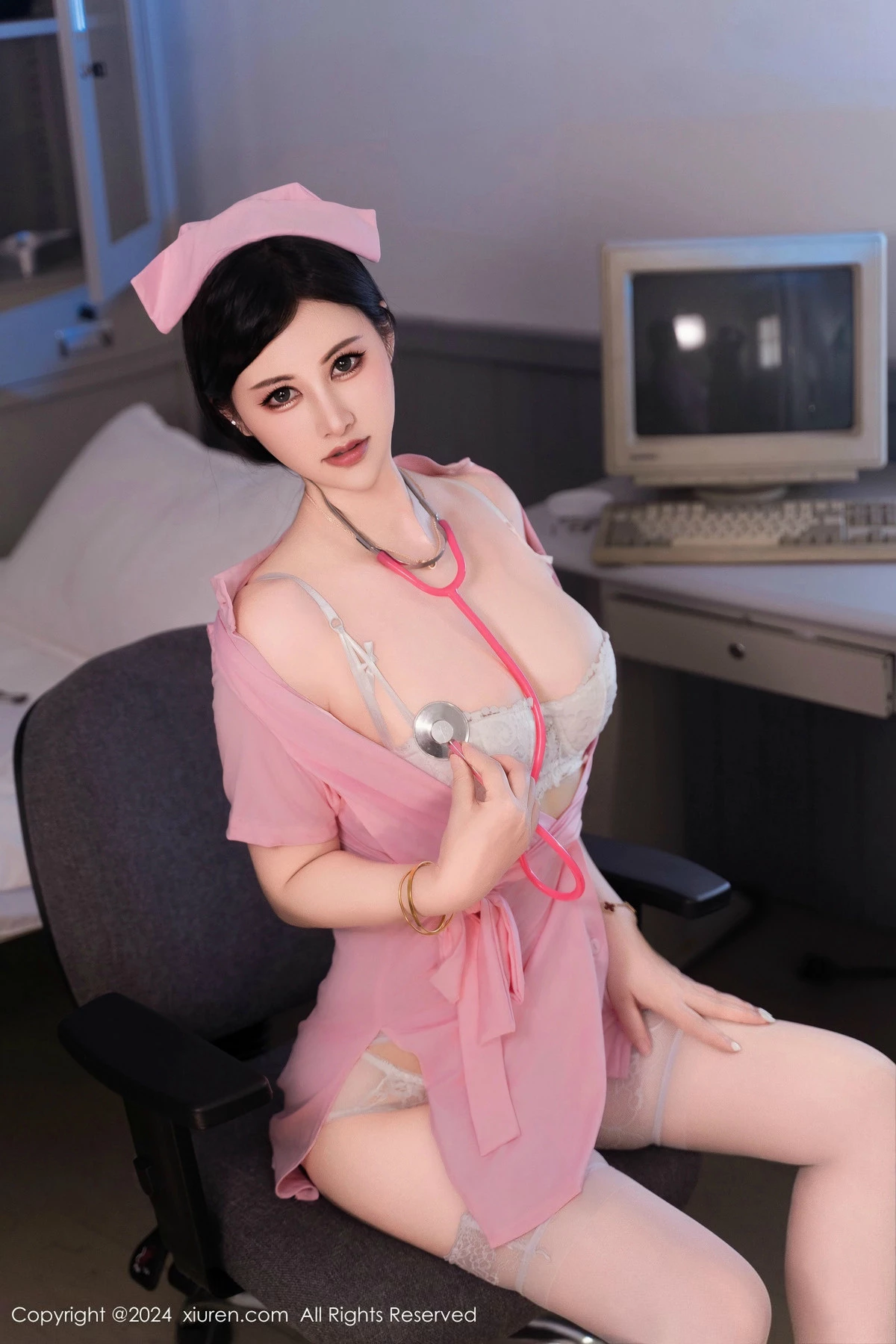 [[XiuRen秀人网]秀人网]No.9434_模特诗诗kiki性感黑色情趣内衣配黑丝吊袜秀曼妙身姿诱惑写真123P