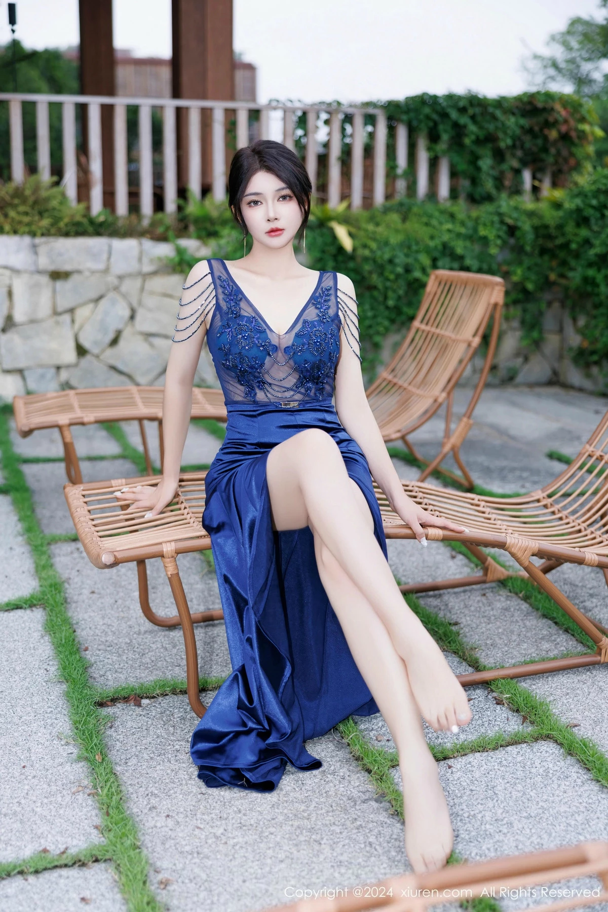 [[XiuRen秀人网]秀人网]No.9435_模特凯竹Quinn性感蓝色连衣长裙露蓝色内衣秀丰腴身材诱惑写真82P