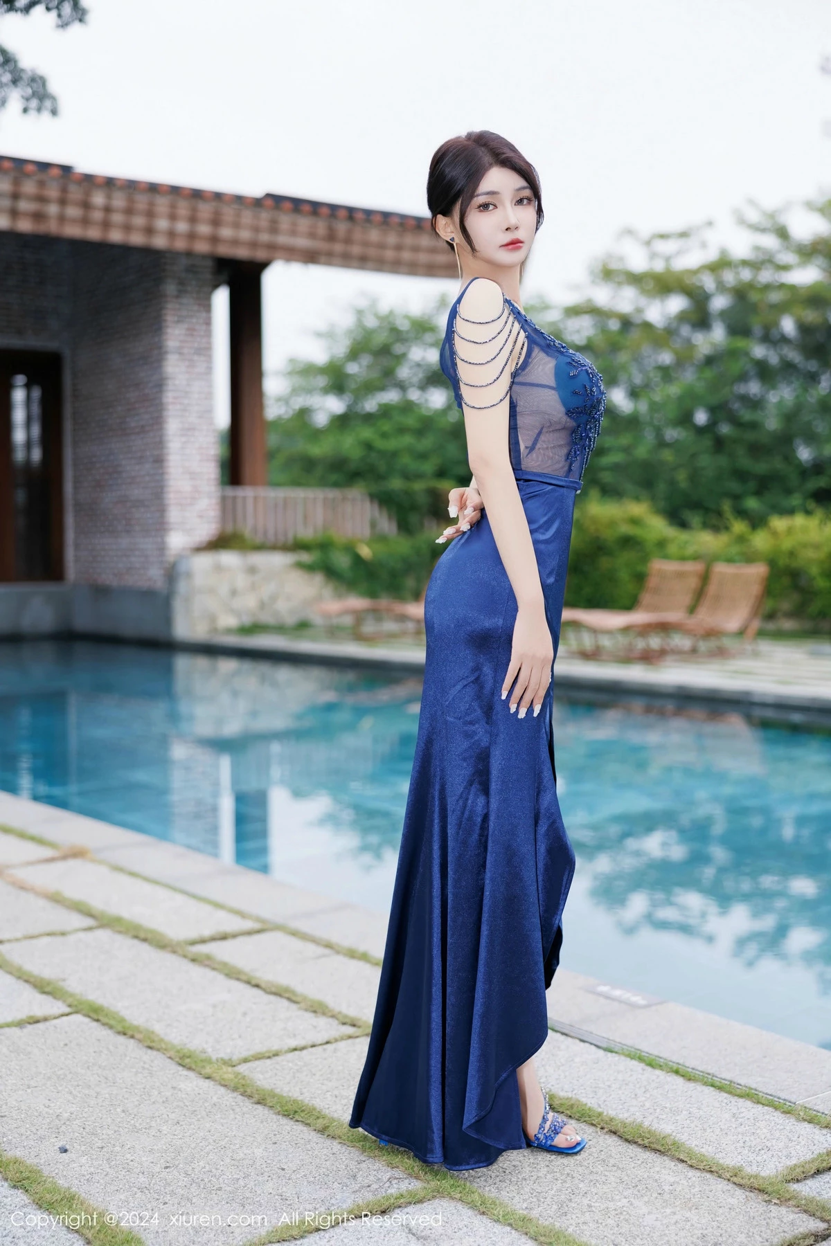 [[XiuRen秀人网]秀人网]No.9435_模特凯竹Quinn性感蓝色连衣长裙露蓝色内衣秀丰腴身材诱惑写真82P