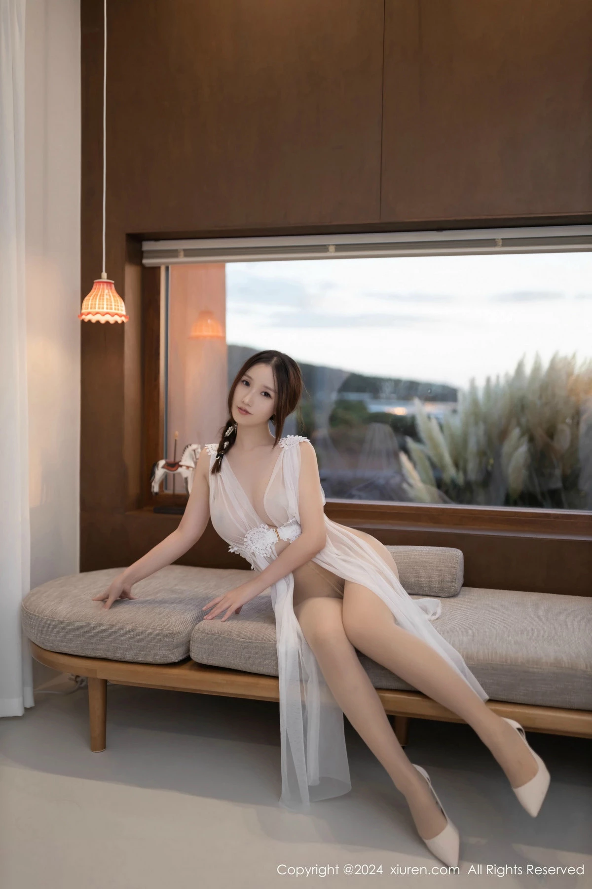 [[XiuRen秀人网]秀人网]No.9442_模特杏子Yada性感白色薄纱轻透服饰配肉丝袜秀曼妙身姿诱惑写真82P