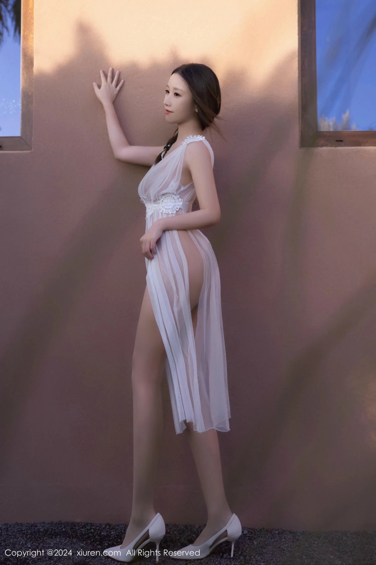 [[XiuRen秀人网]秀人网]No.9442_模特杏子Yada性感白色薄纱轻透服饰配肉丝袜秀曼妙身姿诱惑写真82P