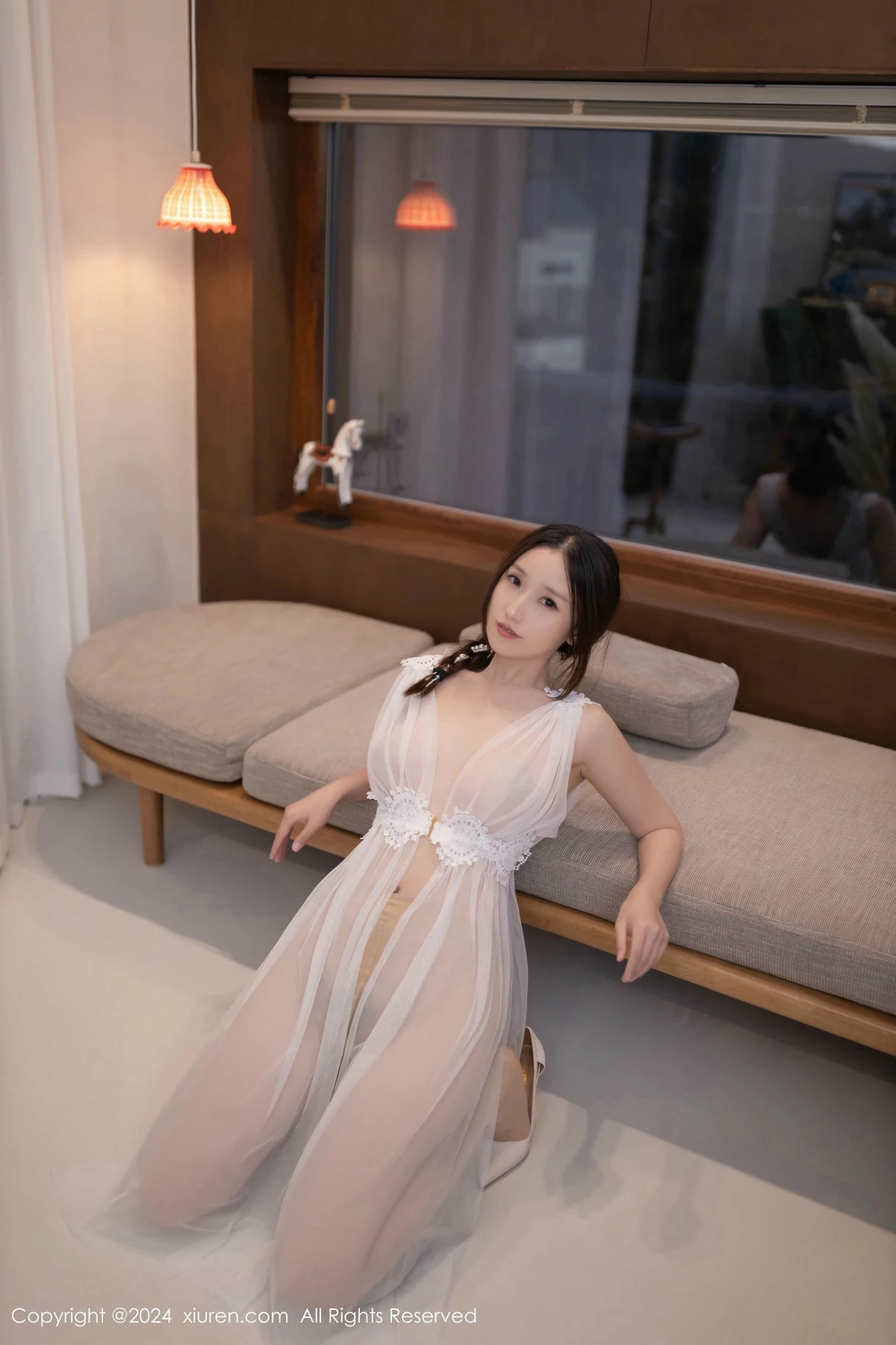 [[XiuRen秀人网]秀人网]No.9442_模特杏子Yada性感白色薄纱轻透服饰配肉丝袜秀曼妙身姿诱惑写真82P