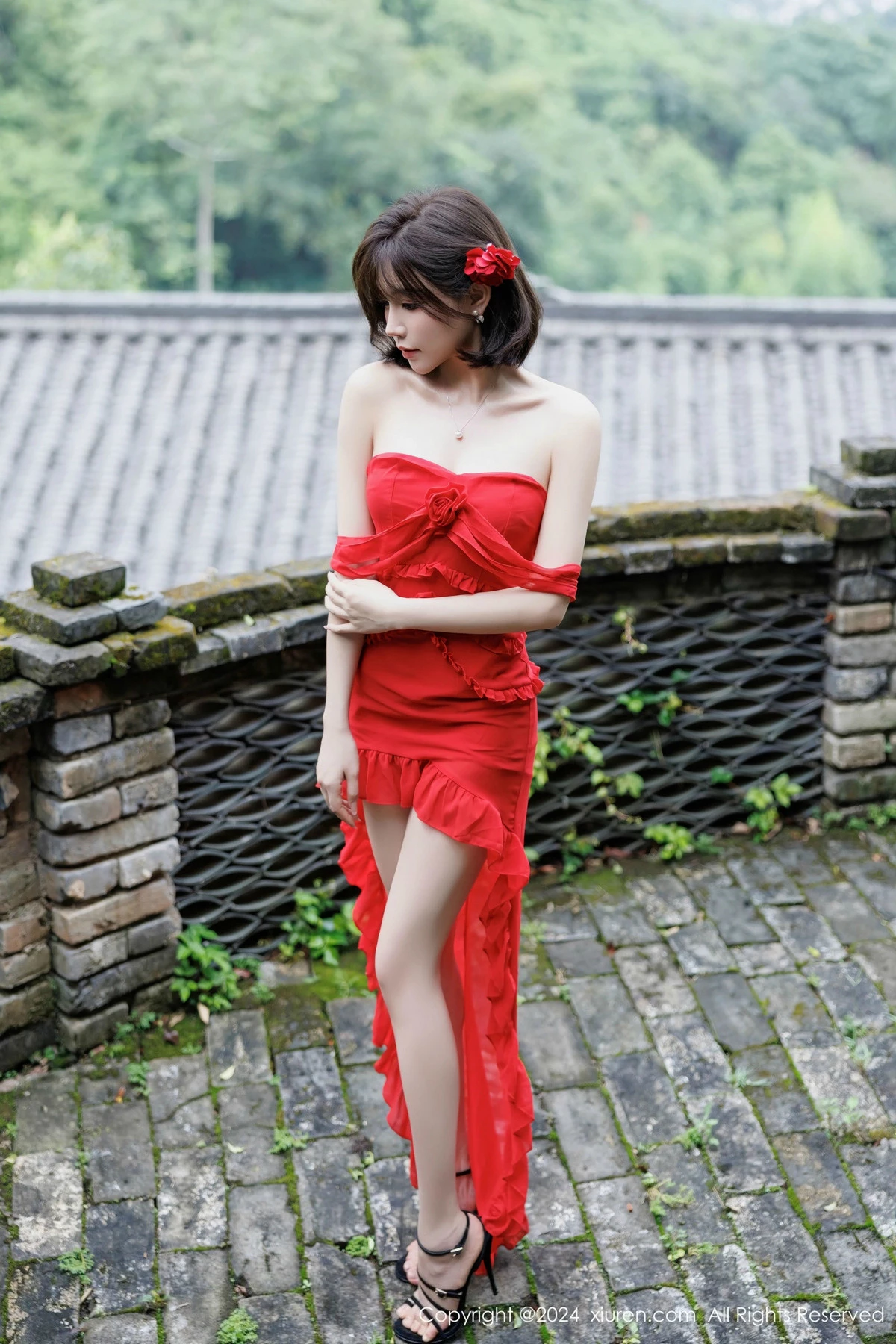 [[XiuRen秀人网]秀人网]No.9449_女神徐莉芝Booty红色连衣裙露蕾丝情趣内衣秀曼妙身姿诱惑写真101P