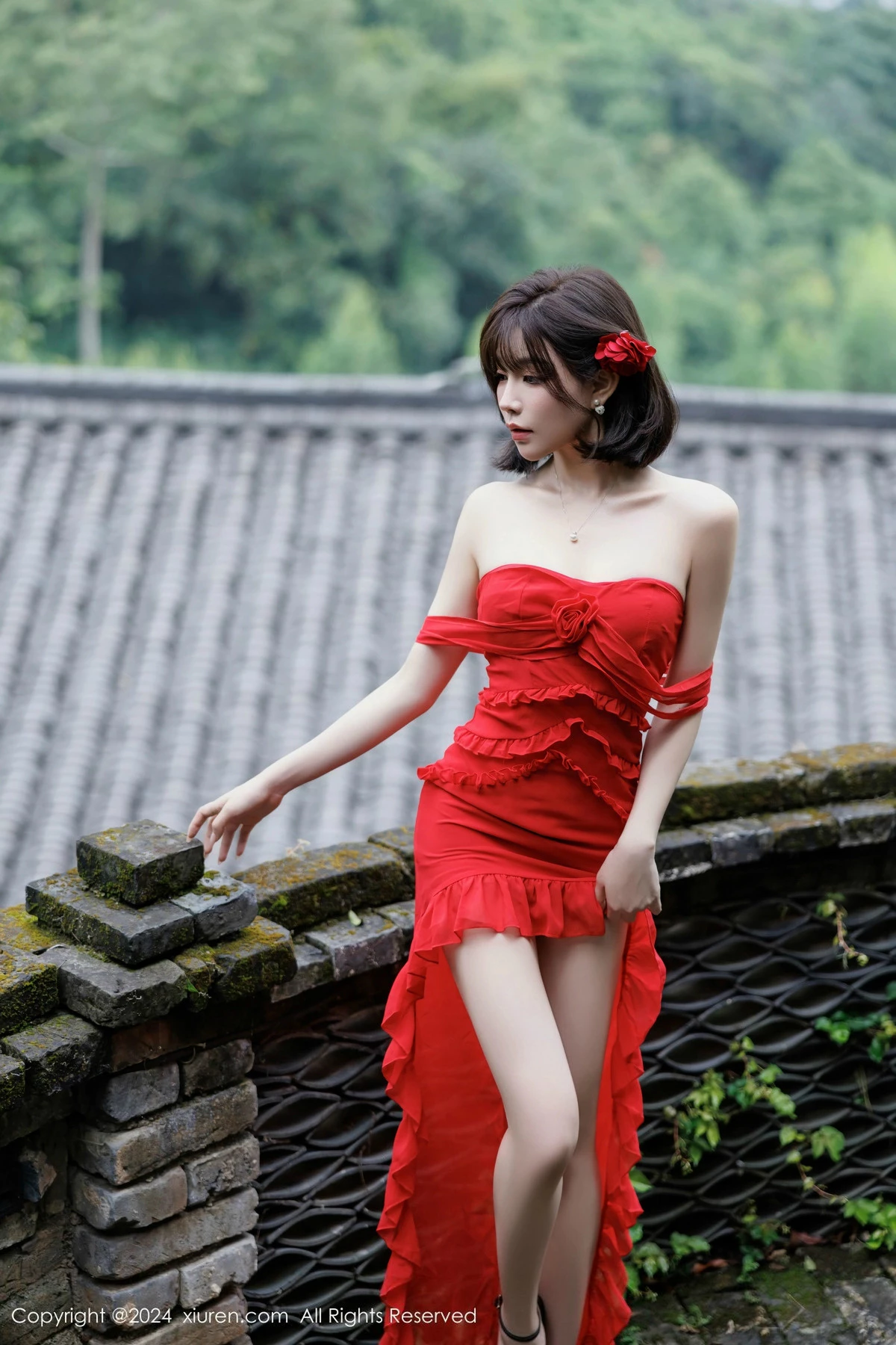 [[XiuRen秀人网]秀人网]No.9449_女神徐莉芝Booty红色连衣裙露蕾丝情趣内衣秀曼妙身姿诱惑写真101P