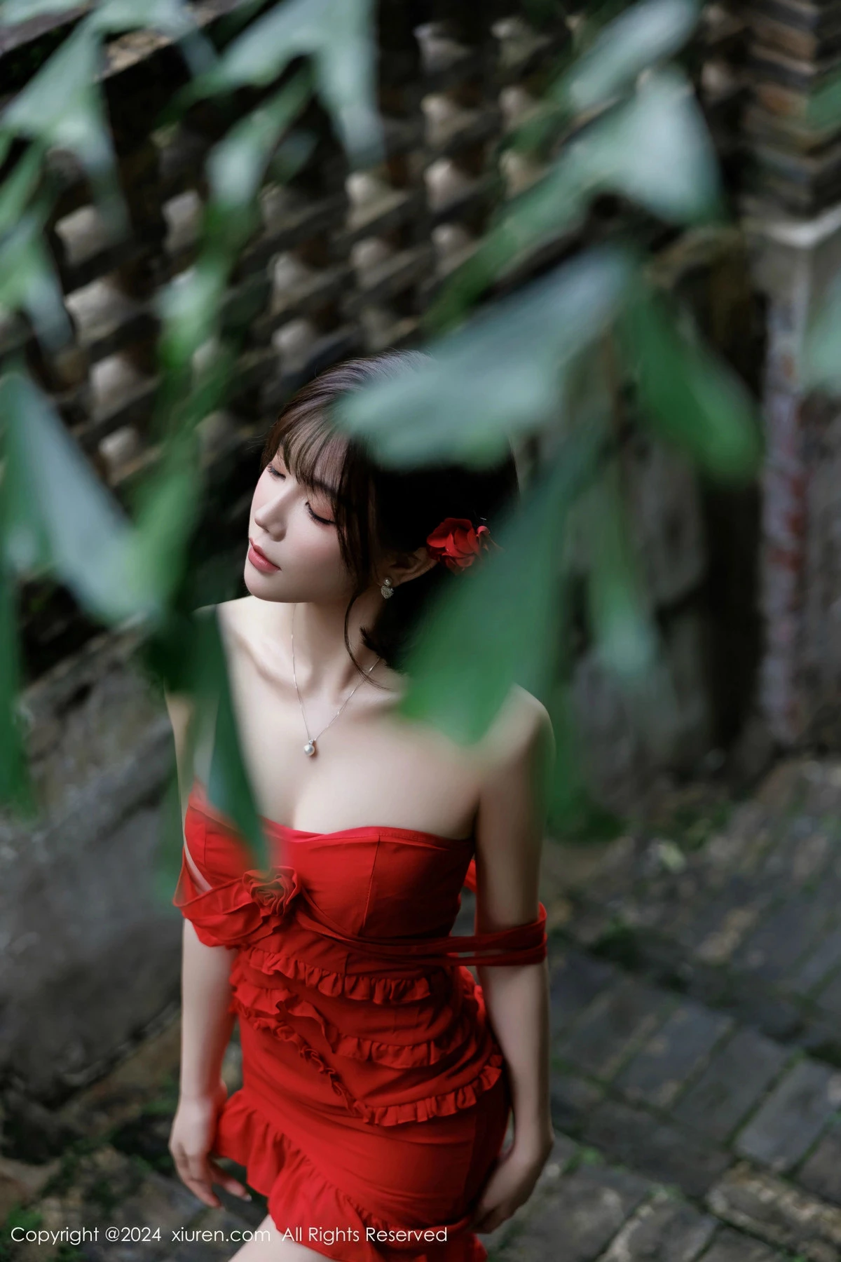 [[XiuRen秀人网]秀人网]No.9449_女神徐莉芝Booty红色连衣裙露蕾丝情趣内衣秀曼妙身姿诱惑写真101P