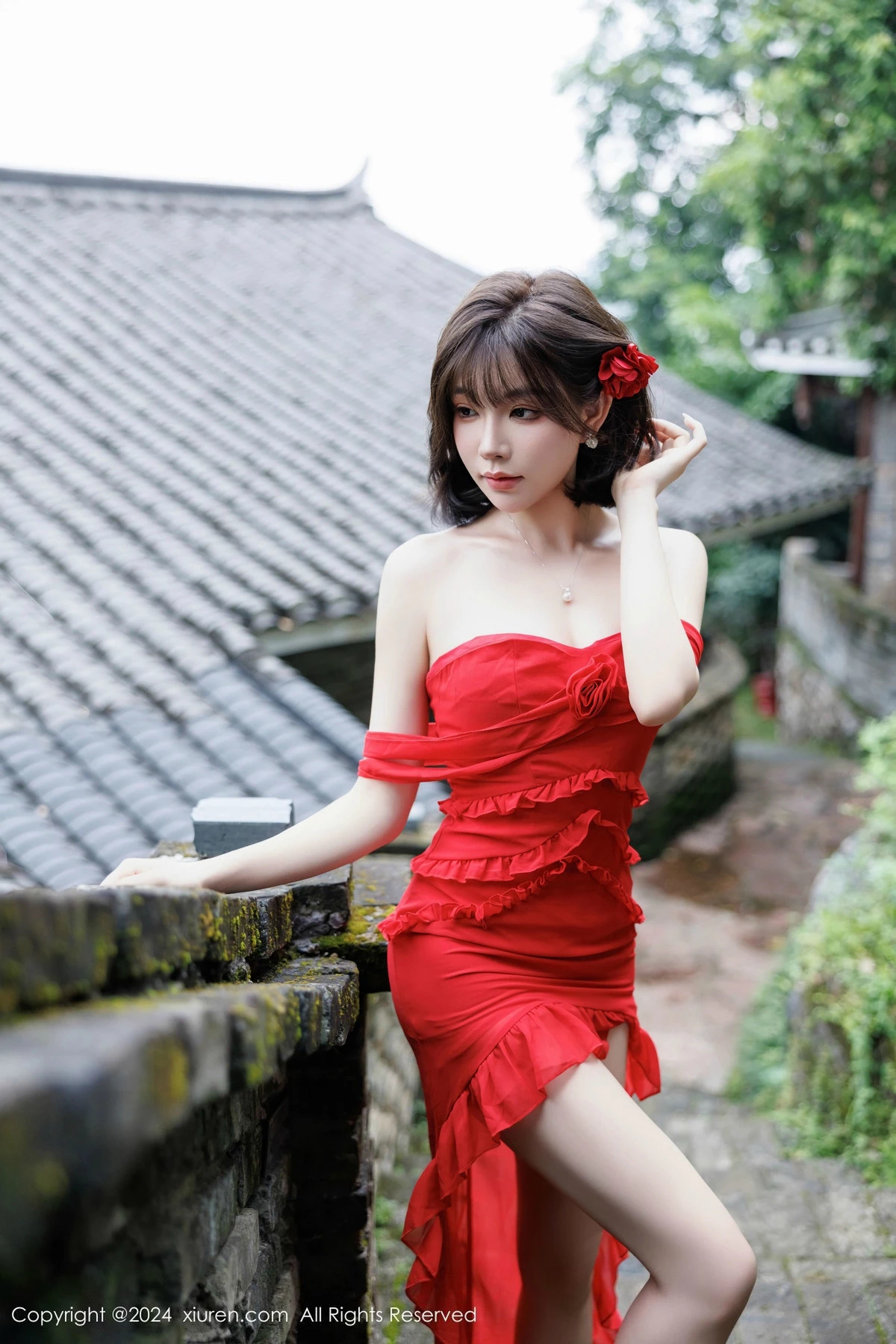 [[XiuRen秀人网]秀人网]No.9449_女神徐莉芝Booty红色连衣裙露蕾丝情趣内衣秀曼妙身姿诱惑写真101P