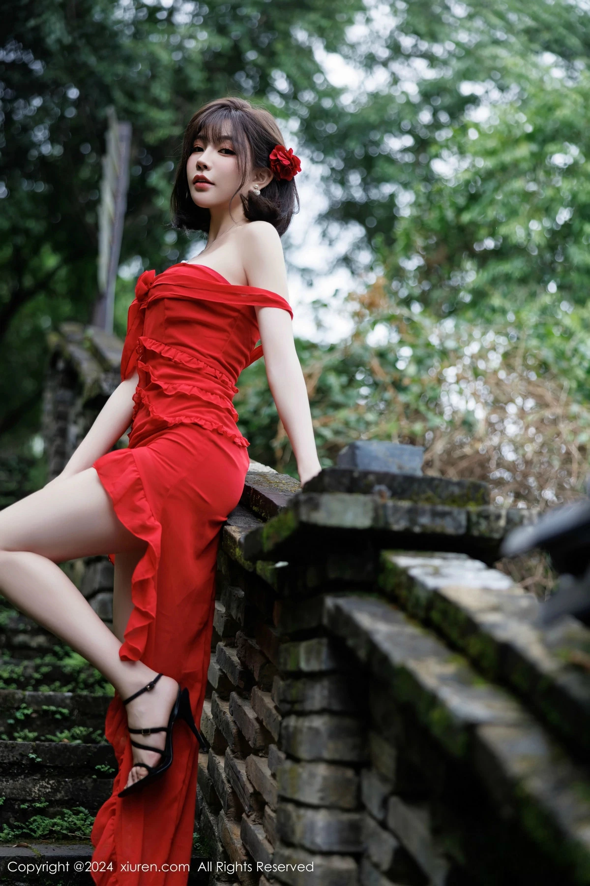 [[XiuRen秀人网]秀人网]No.9449_女神徐莉芝Booty红色连衣裙露蕾丝情趣内衣秀曼妙身姿诱惑写真101P