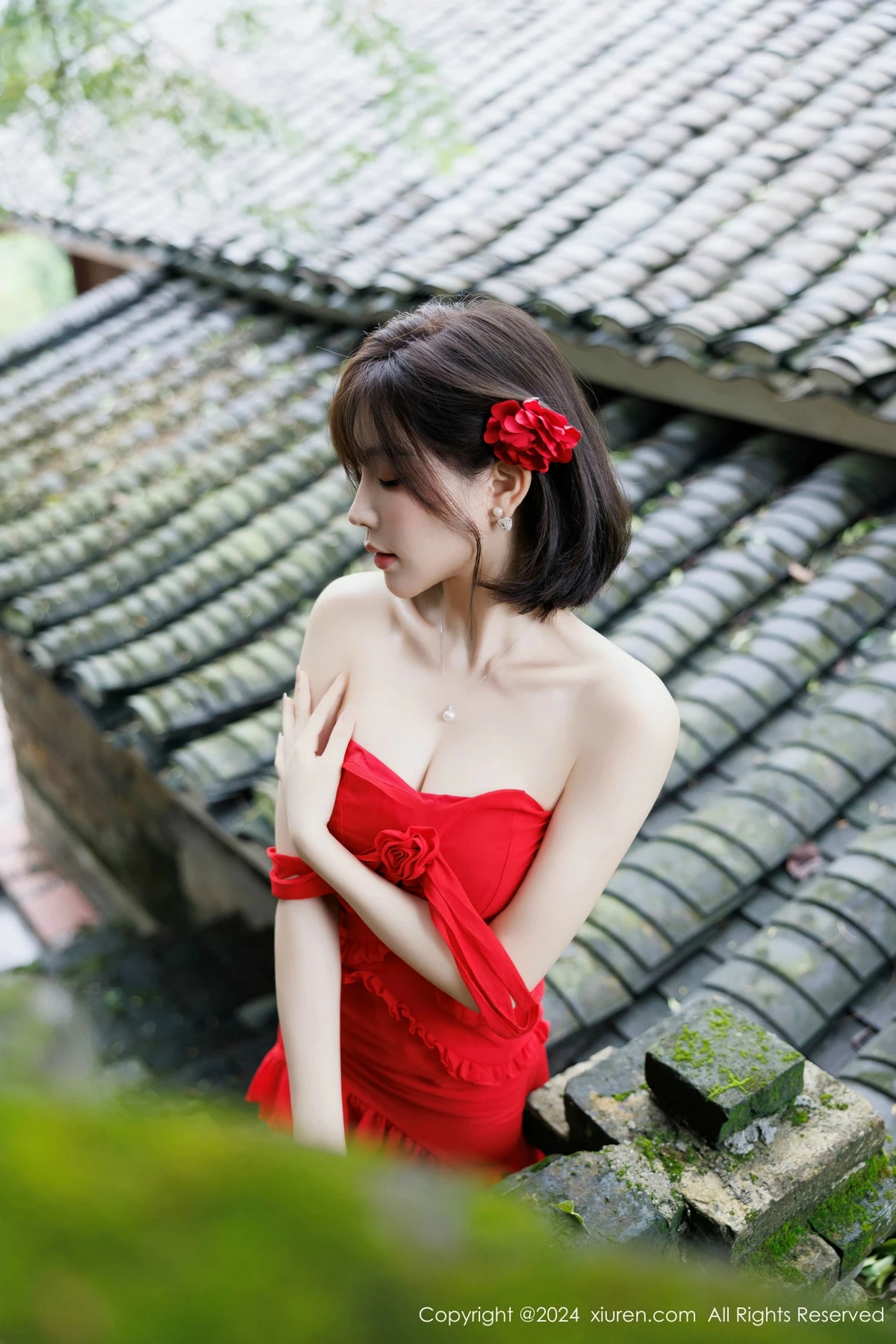 [[XiuRen秀人网]秀人网]No.9449_女神徐莉芝Booty红色连衣裙露蕾丝情趣内衣秀曼妙身姿诱惑写真101P