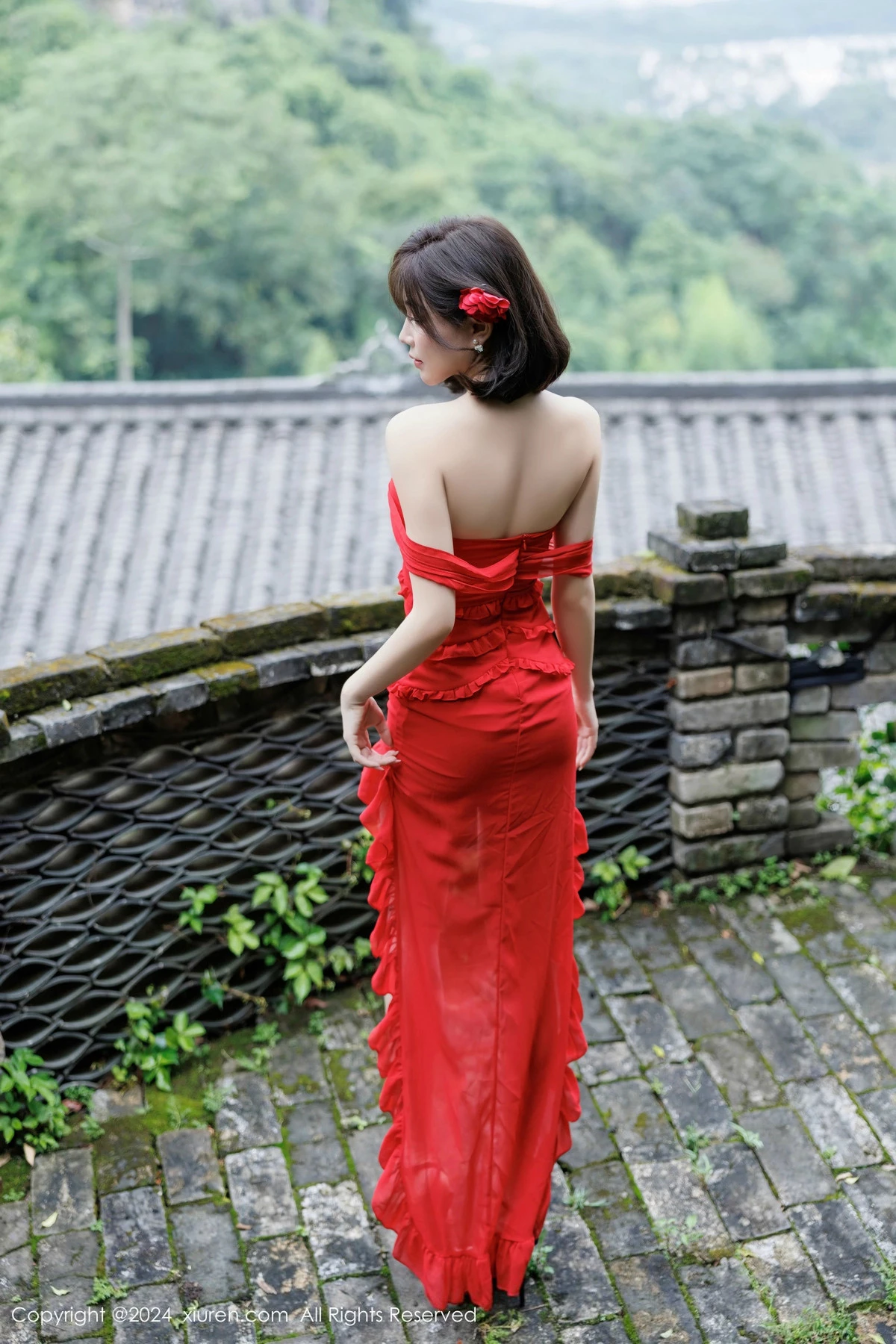 [[XiuRen秀人网]秀人网]No.9449_女神徐莉芝Booty红色连衣裙露蕾丝情趣内衣秀曼妙身姿诱惑写真101P