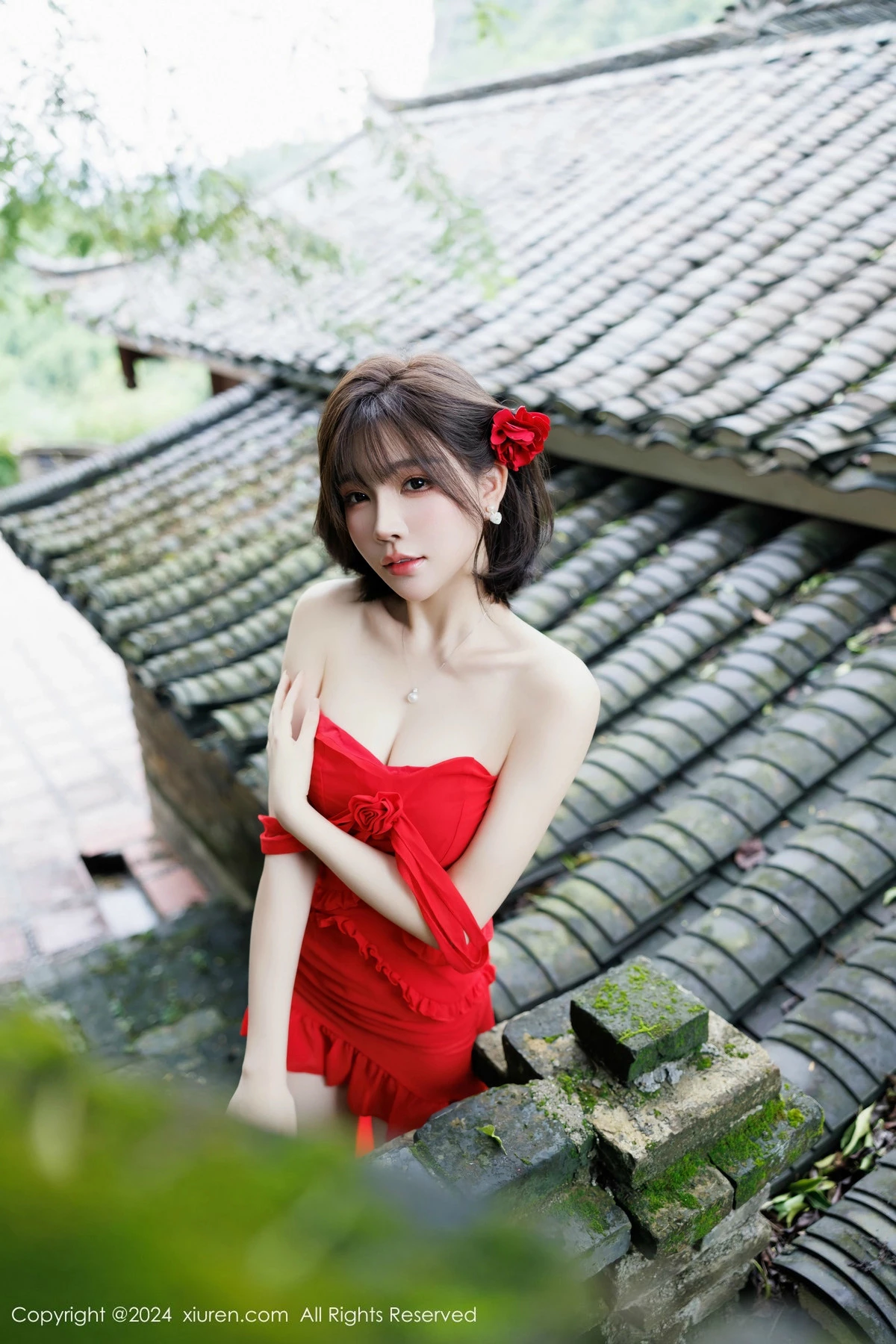 [[XiuRen秀人网]秀人网]No.9449_女神徐莉芝Booty红色连衣裙露蕾丝情趣内衣秀曼妙身姿诱惑写真101P