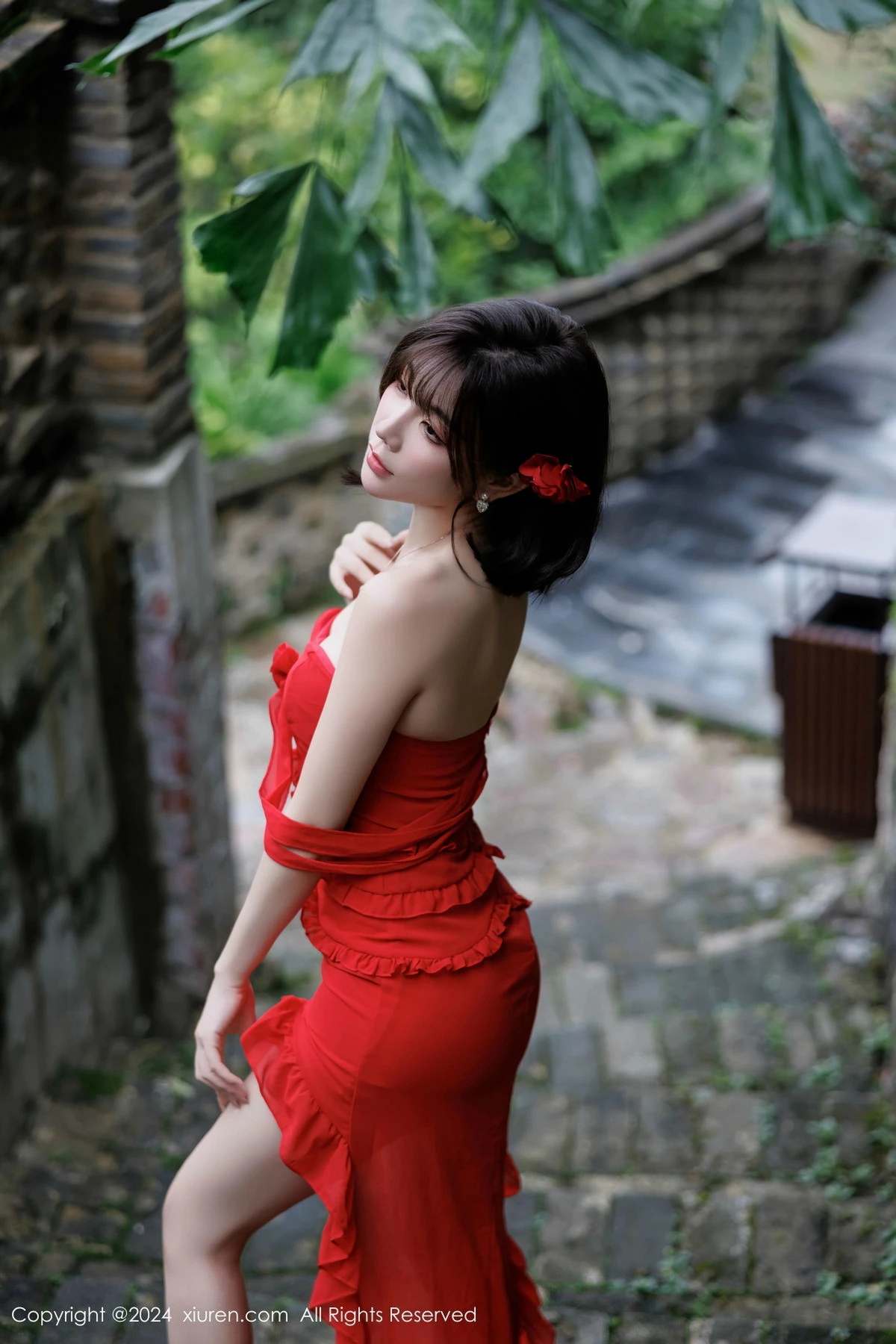 [[XiuRen秀人网]秀人网]No.9449_女神徐莉芝Booty红色连衣裙露蕾丝情趣内衣秀曼妙身姿诱惑写真101P