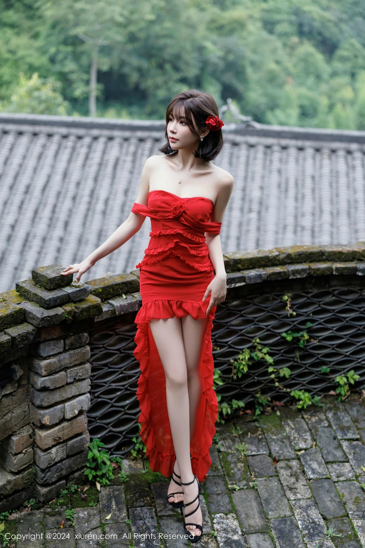 [[XiuRen秀人网]秀人网]No.9449_女神徐莉芝Booty红色连衣裙露蕾丝情趣内衣秀曼妙身姿诱惑写真101P