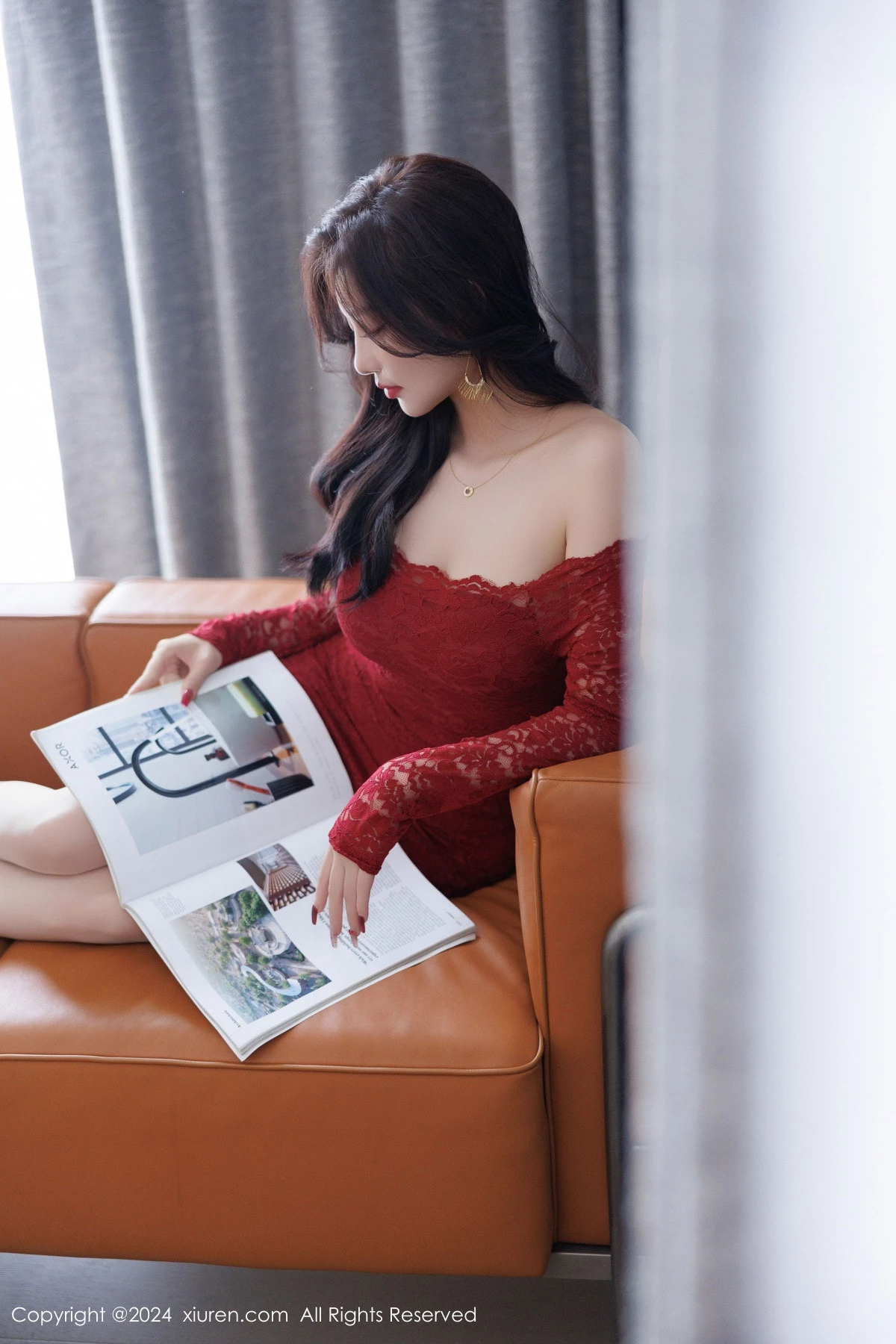 [[XiuRen秀人网]秀人网]No.9456_女神杨晨晨Yome红色连衣短裙+黑色情趣内衣秀丰腴身姿诱惑写真82P