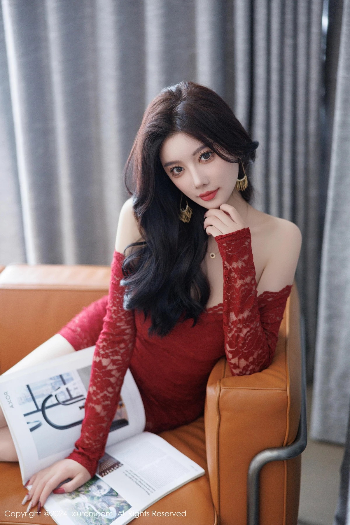 [[XiuRen秀人网]秀人网]No.9456_女神杨晨晨Yome红色连衣短裙+黑色情趣内衣秀丰腴身姿诱惑写真82P