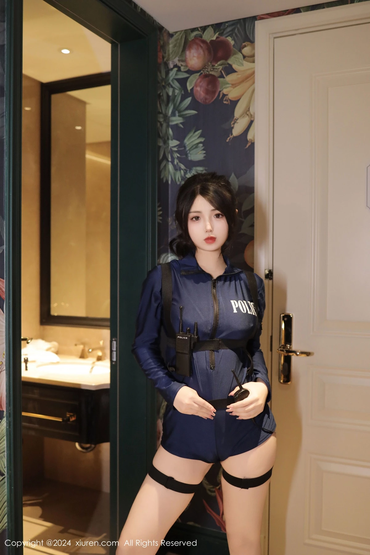 [[XiuRen秀人网]秀人网]No.9326_模特陈小花卫生间性感Cosplay装扮黑色服饰秀曼妙身姿诱惑写真78P