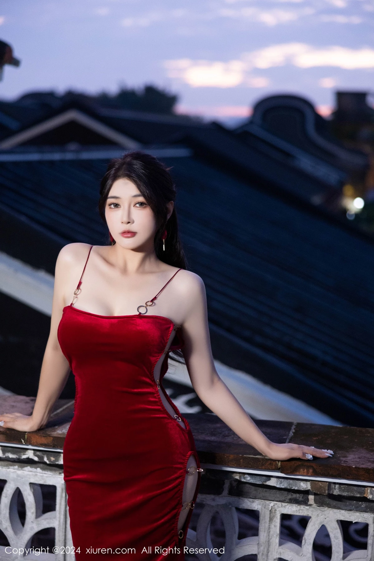 [[XiuRen秀人网]秀人网]No.9327_模特凯竹Quinn红色露肩礼裙+红色情趣蕾丝秀曼妙身姿诱惑写真87P