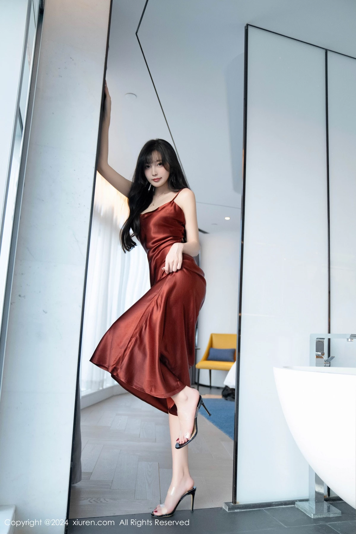 [[XiuRen秀人网]秀人网]No.9336_模特林星阑性感红色连衣长裙露黑色情趣内衣秀曼妙身姿诱惑写真85P