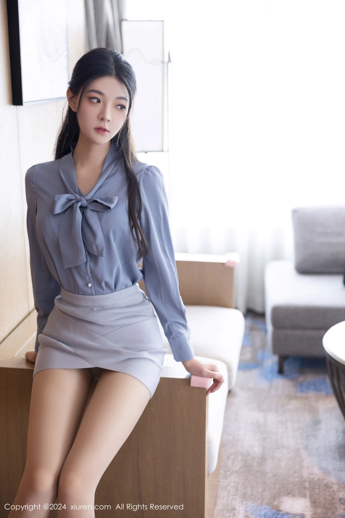 [[XiuRen秀人网]秀人网]No.9333_模特初梦瑶蓝色衬衫配灰短裙露性感灰色内衣秀曼妙身姿诱惑写真90P