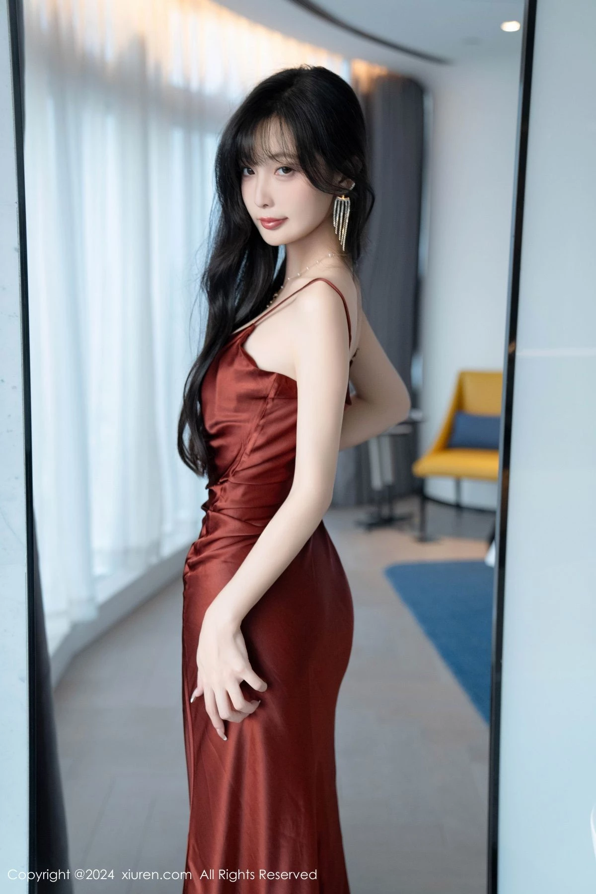 [[XiuRen秀人网]秀人网]No.9336_模特林星阑性感红色连衣长裙露黑色情趣内衣秀曼妙身姿诱惑写真85P