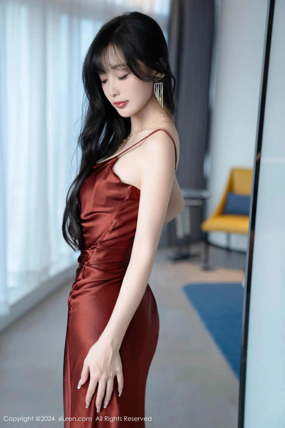 [[XiuRen秀人网]秀人网]No.9336_模特林星阑性感红色连衣长裙露黑色情趣内衣秀曼妙身姿诱惑写真85P