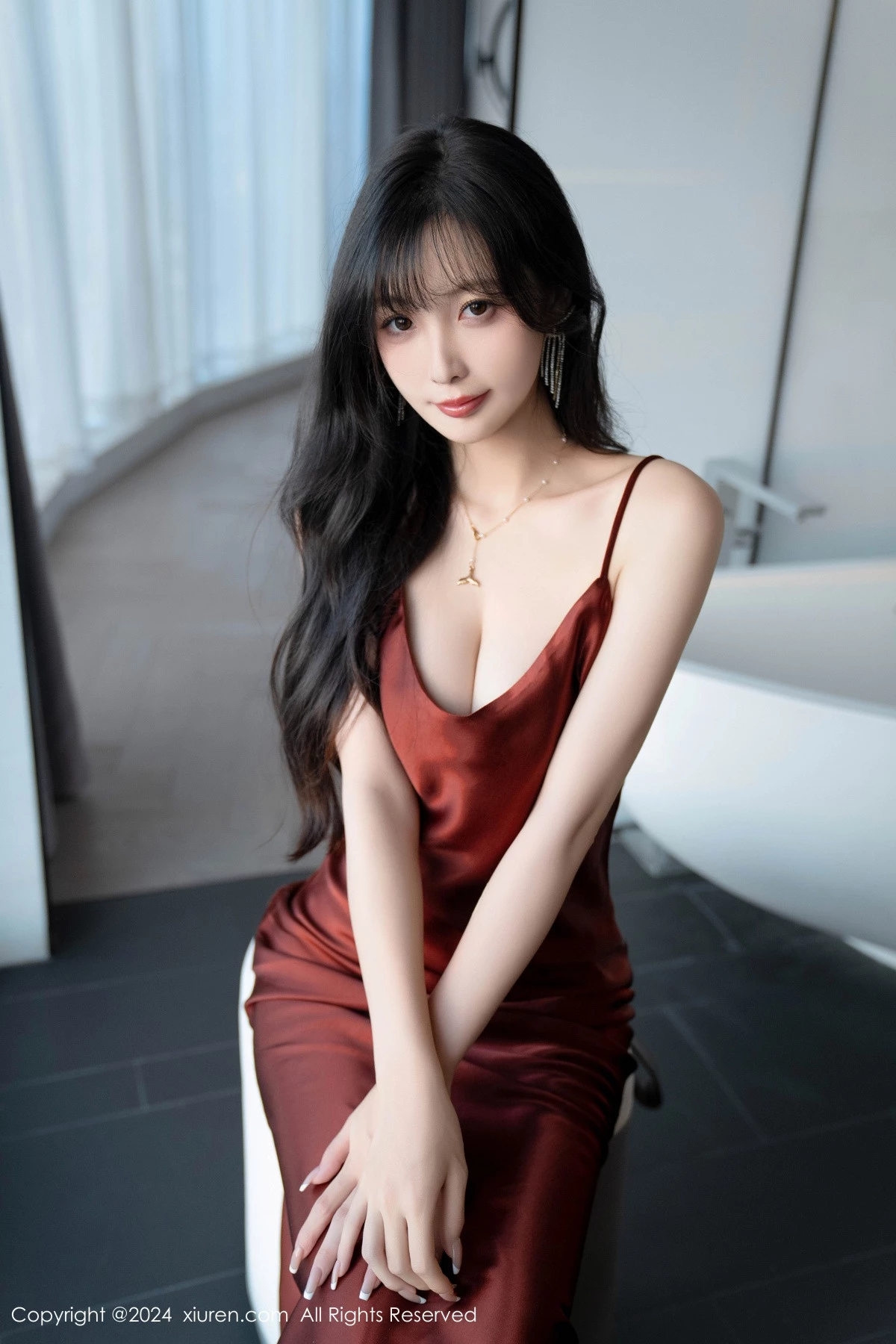 [[XiuRen秀人网]秀人网]No.9336_模特林星阑性感红色连衣长裙露黑色情趣内衣秀曼妙身姿诱惑写真85P