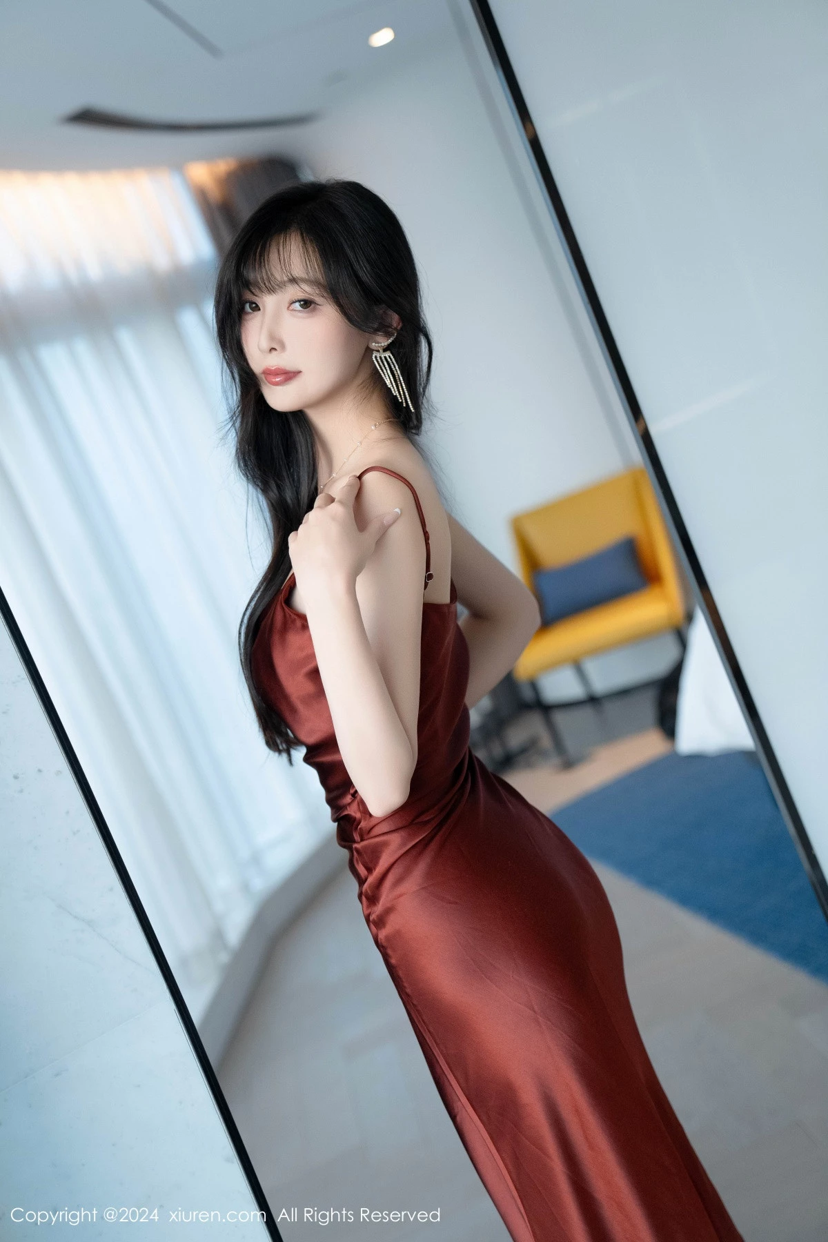 [[XiuRen秀人网]秀人网]No.9336_模特林星阑性感红色连衣长裙露黑色情趣内衣秀曼妙身姿诱惑写真85P