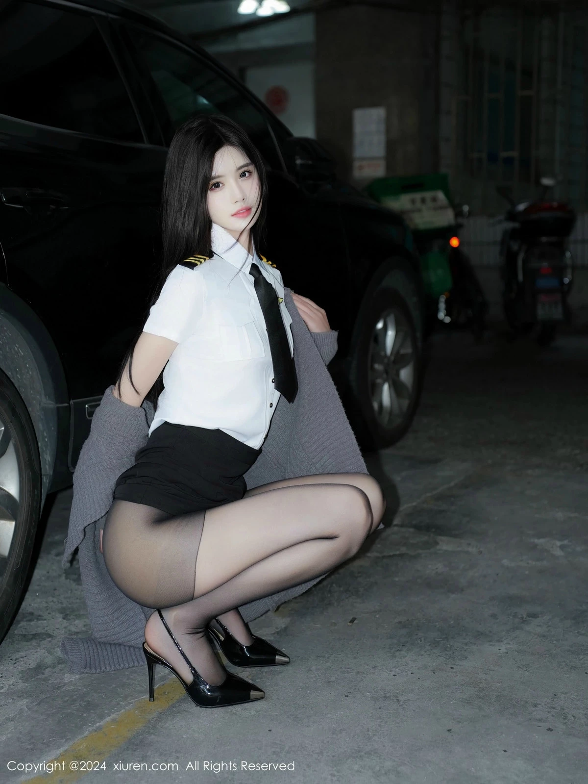 [[XiuRen秀人网]秀人网]No.9349_模特Erikaki性感白色制服露白色内衣配超薄黑丝秀曼妙身姿诱惑写真76P