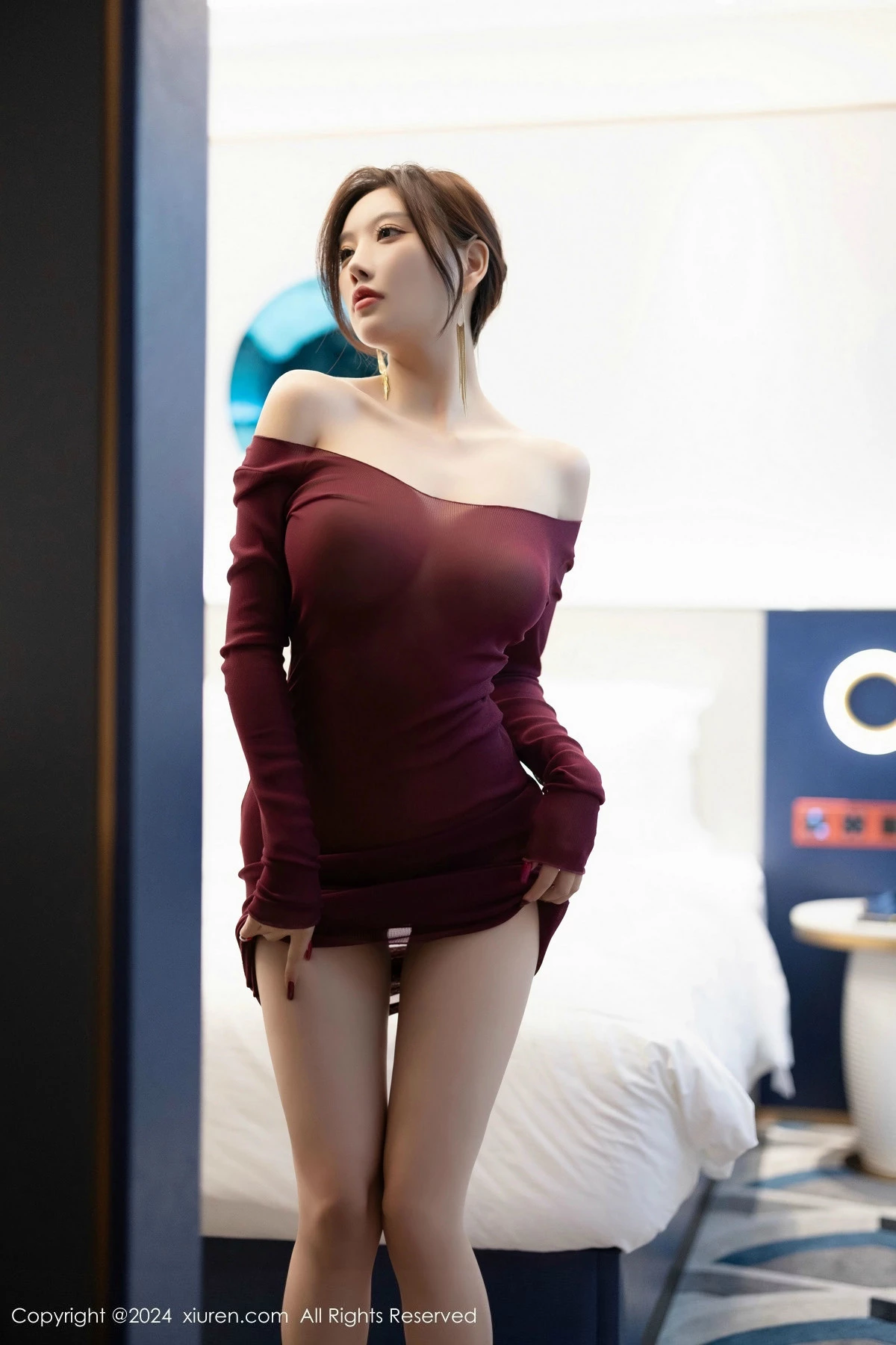 [[XiuRen秀人网]秀人网]No.9348_女神杨晨晨Yome性感红色连衣裙配超薄肉丝秀丰腴身材诱惑写真82P