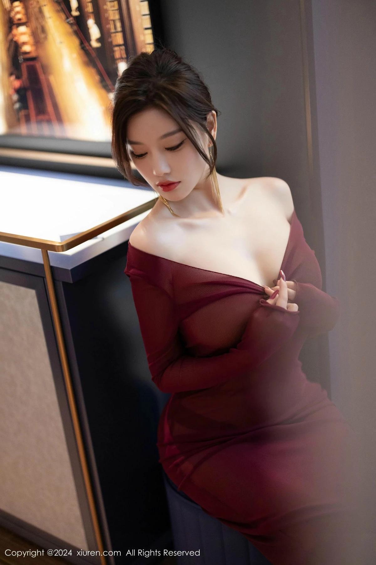 [[XiuRen秀人网]秀人网]No.9348_女神杨晨晨Yome性感红色连衣裙配超薄肉丝秀丰腴身材诱惑写真82P