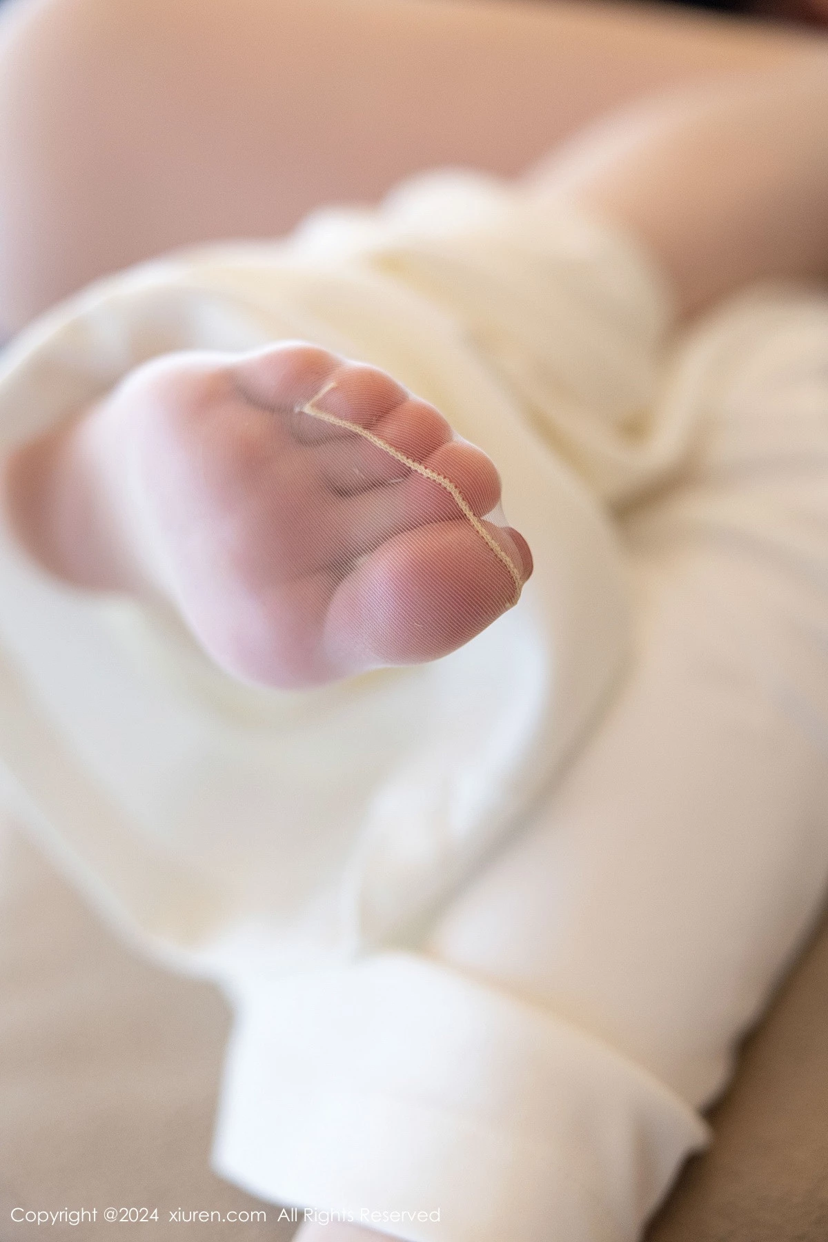 [[XiuRen秀人网]秀人网]No.9355_模特梦心玥性感深蓝V领露蓝色蕾丝内衣秀高挑曼妙身姿诱惑写真83P