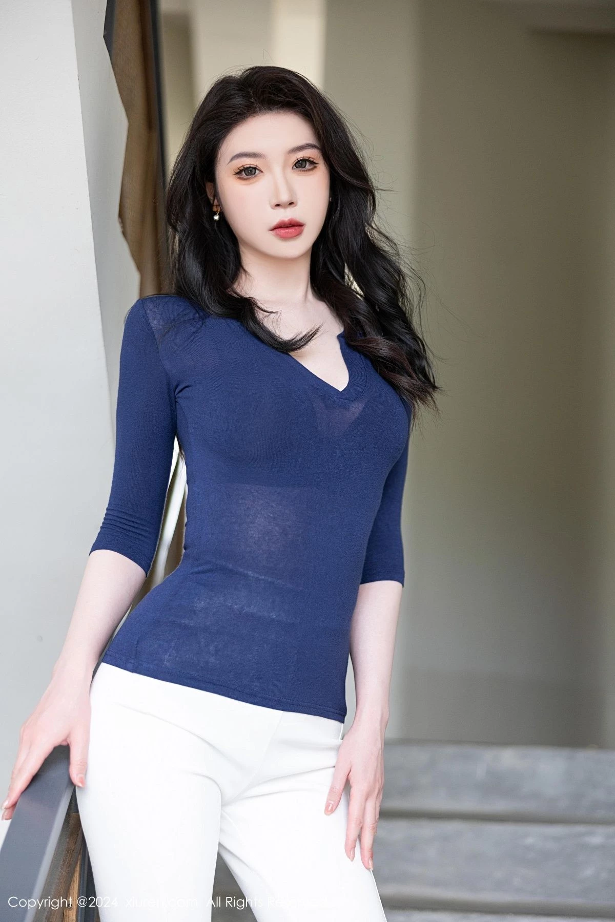 [[XiuRen秀人网]秀人网]No.9355_模特梦心玥性感深蓝V领露蓝色蕾丝内衣秀高挑曼妙身姿诱惑写真83P