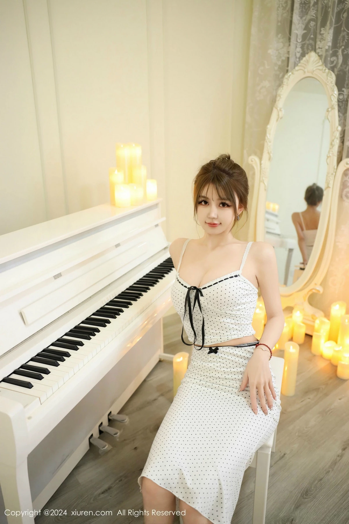 [[XiuRen秀人网]秀人网]No.9502_模特Zoe柚柚钢琴房场景性感白色情趣内衣秀凹凸身材惹火诱惑写真57P