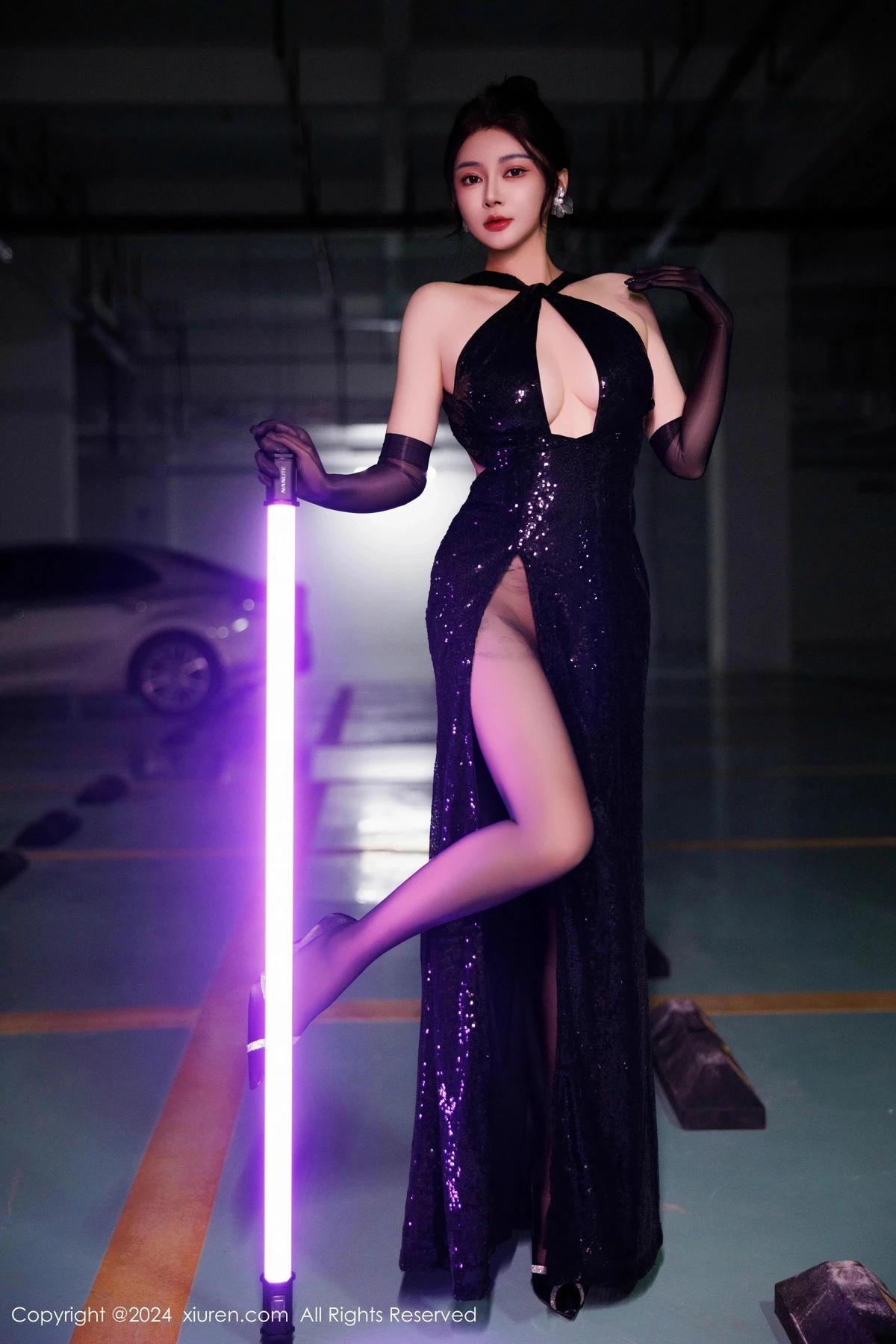 [[XiuRen秀人网]秀人网]No.9512_模特凯竹Quinn性感黑色连衣裙配黑丝袜秀丰腴身材撩人诱惑写真82P