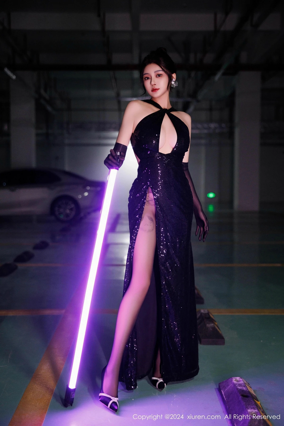 [[XiuRen秀人网]秀人网]No.9512_模特凯竹Quinn性感黑色连衣裙配黑丝袜秀丰腴身材撩人诱惑写真82P