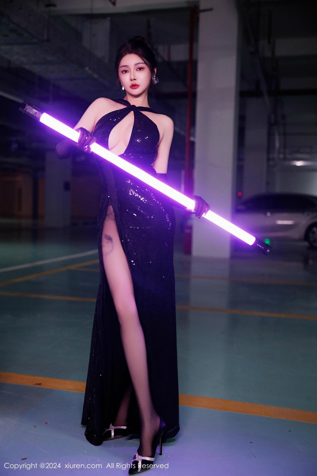 [[XiuRen秀人网]秀人网]No.9512_模特凯竹Quinn性感黑色连衣裙配黑丝袜秀丰腴身材撩人诱惑写真82P