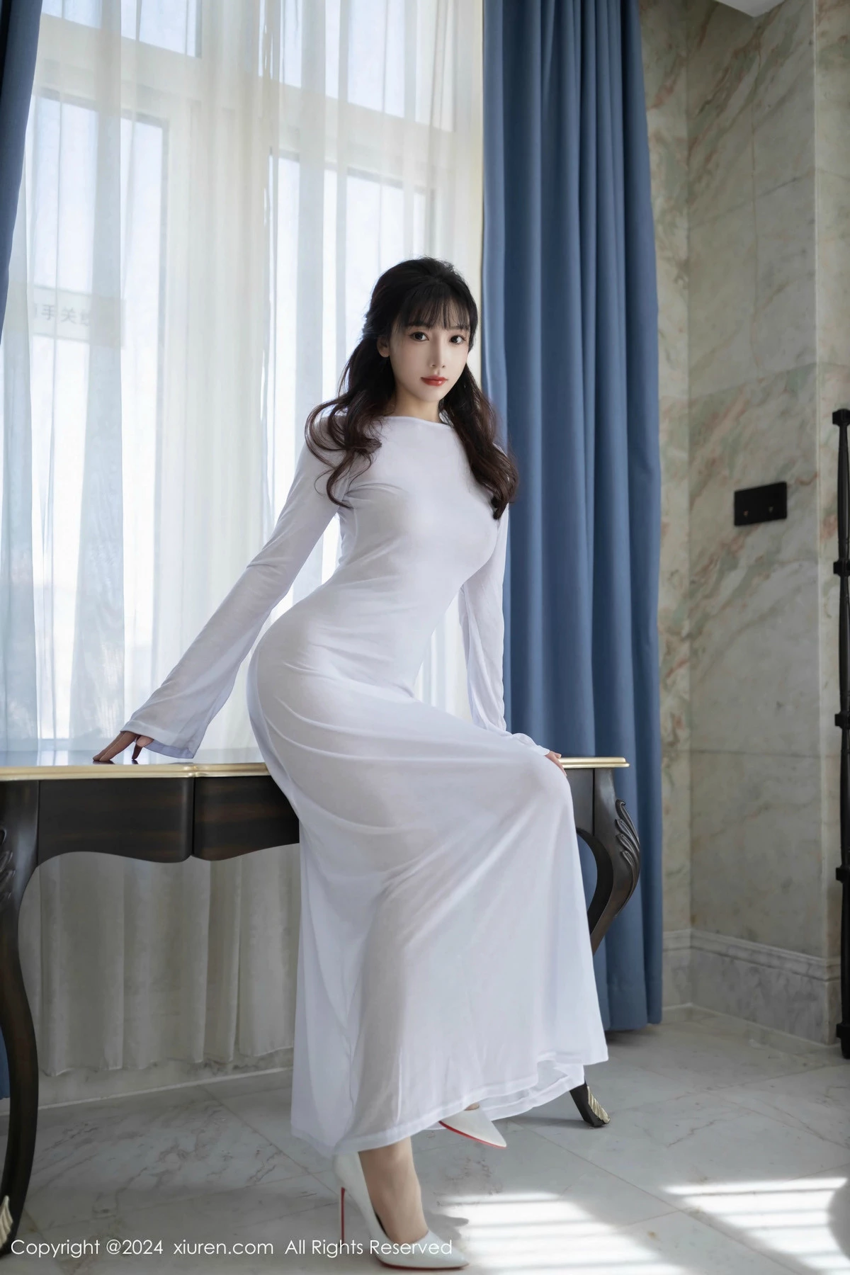[[XiuRen秀人网]秀人网]No.9521_模特陆萱萱私房性感白色薄透礼服配超薄肉丝秀柔美身姿诱惑写真80P