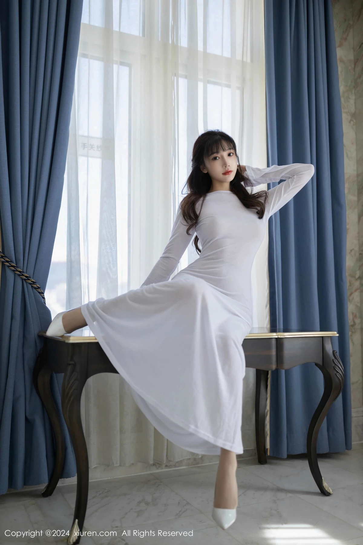 [[XiuRen秀人网]秀人网]No.9521_模特陆萱萱私房性感白色薄透礼服配超薄肉丝秀柔美身姿诱惑写真80P