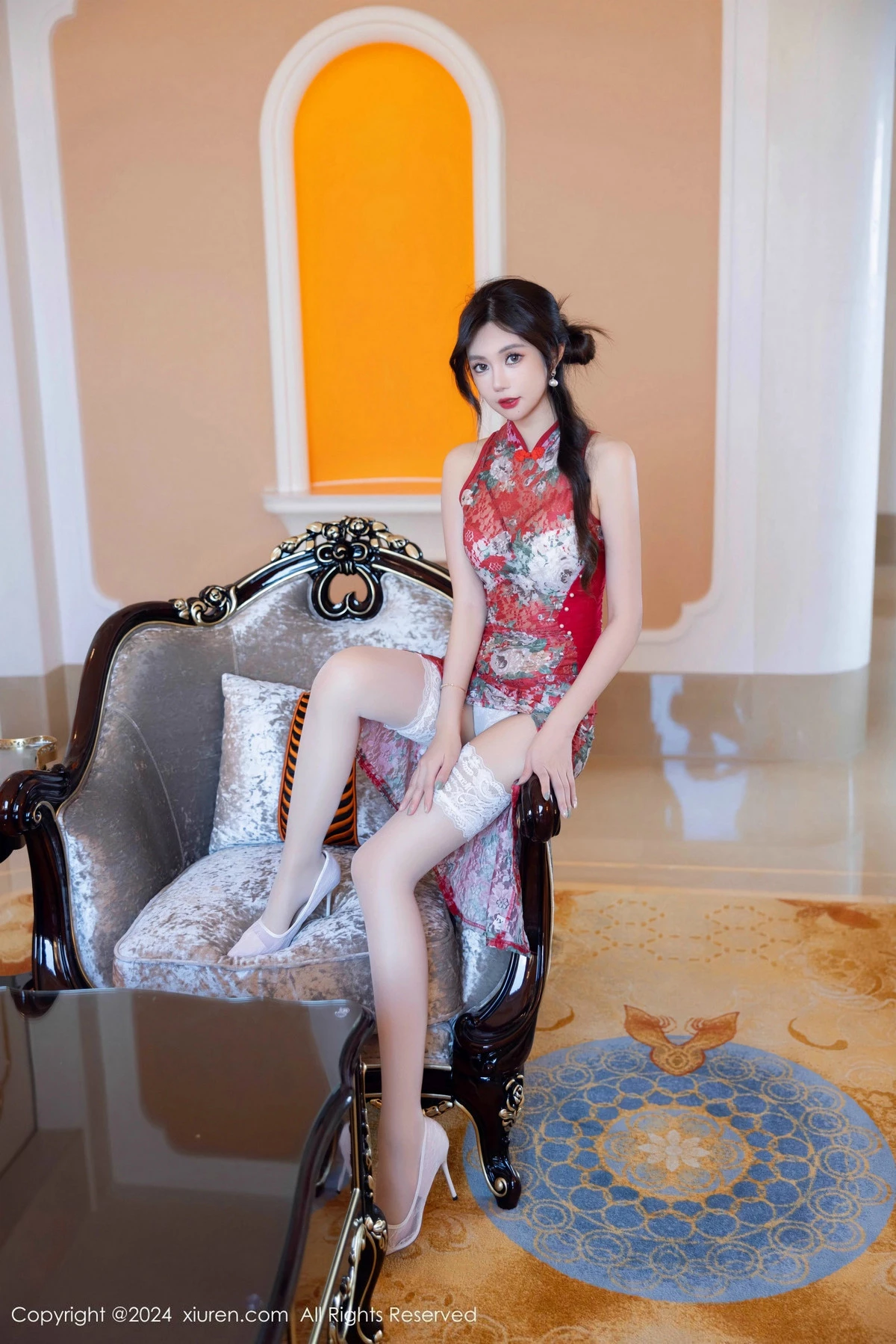 [[XiuRen秀人网]秀人网]No.9529_女神绮里嘉ula性感红色旗袍露白色内衣配白丝袜秀曼妙身姿诱惑写真80P