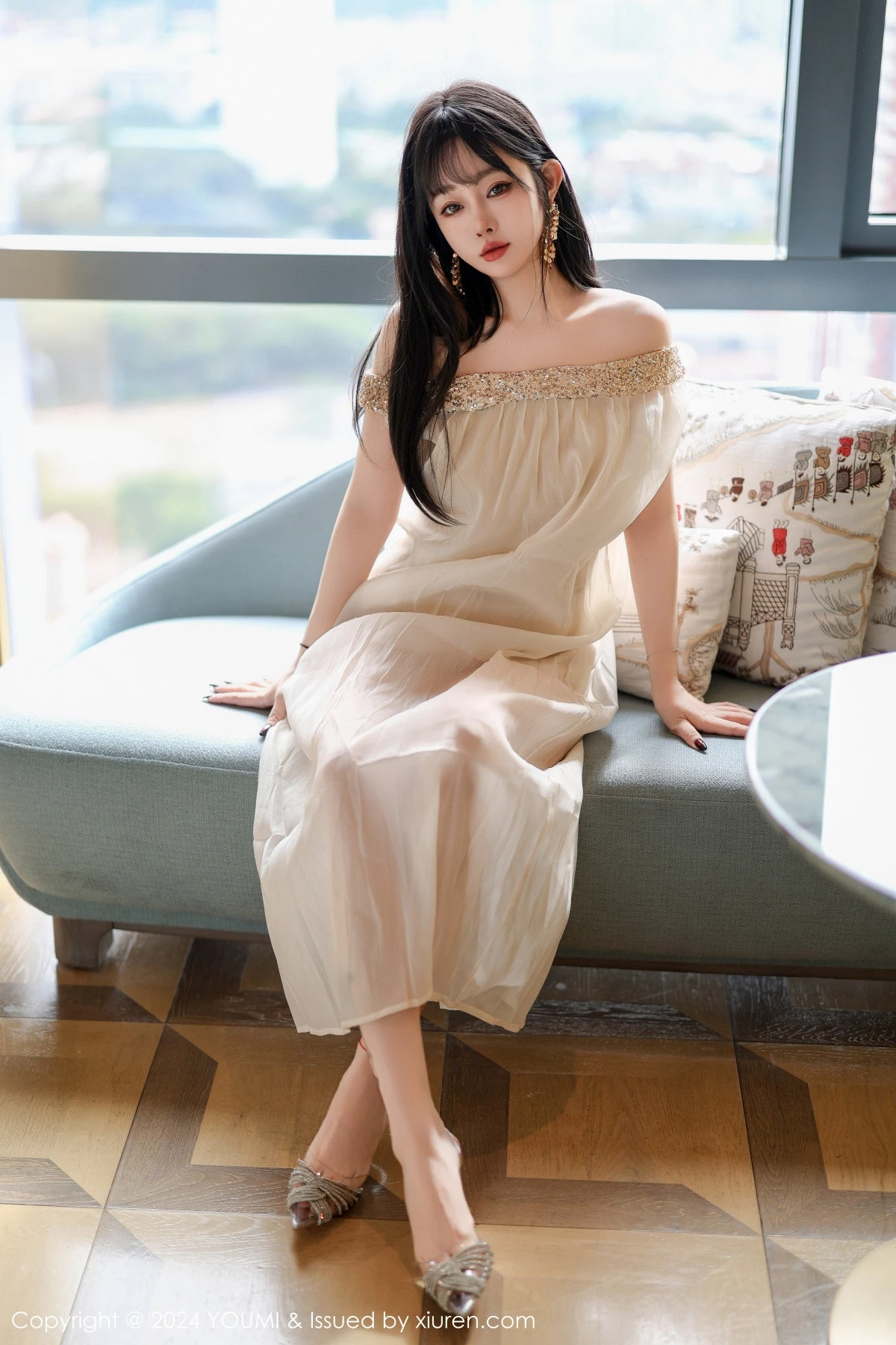 [YouMi尤蜜荟]Vol.1110_女神王雨纯私房性感浅色轻透连衣长裙半撩秀丰满身材诱惑写真70P