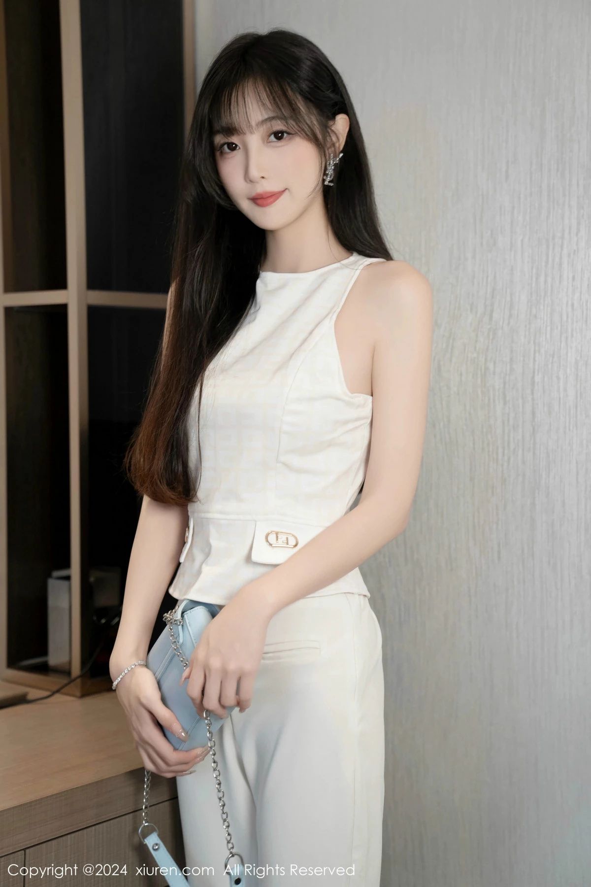 [[XiuRen秀人网]秀人网]No.9528_模特林星阑性感白上衣配简约长裤露白色内衣秀曼妙身姿诱惑写真84P