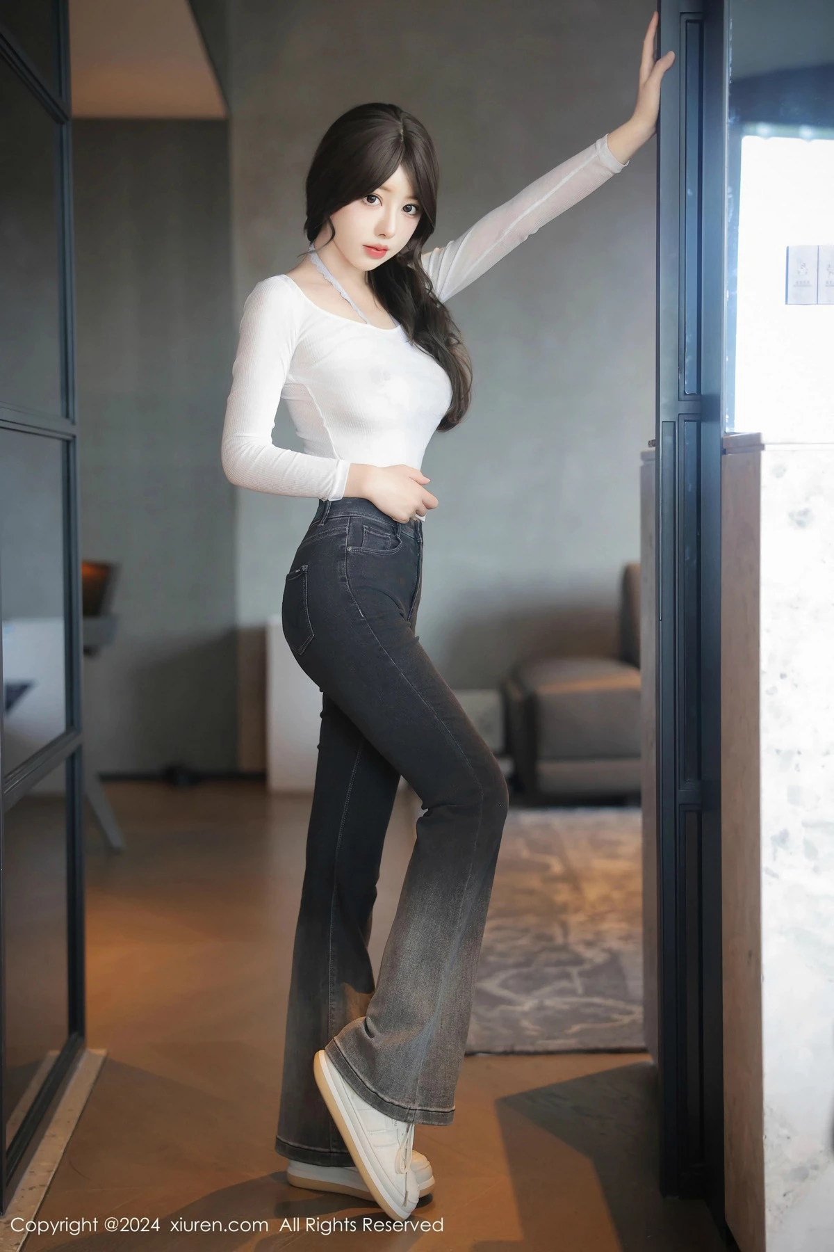 [[XiuRen秀人网]秀人网]No.9524_模特桃妖夭性感白T配牛仔裤露白色情趣内衣秀惹火身材诱惑写真89P