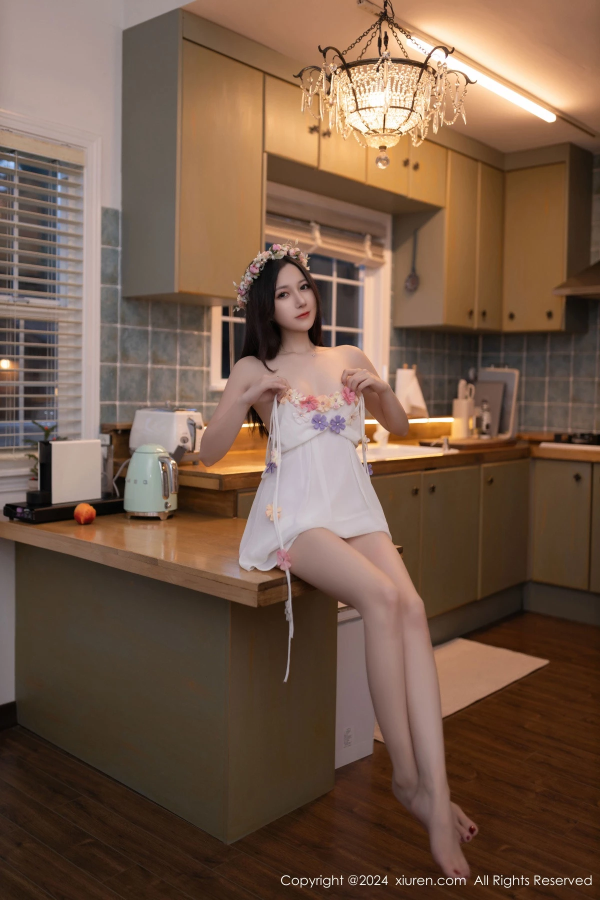 [[XiuRen秀人网]秀人网]No.9531_模特鱼子酱Fish花朵主题白色吊带配原色丝袜秀曼妙身姿诱惑写真80P