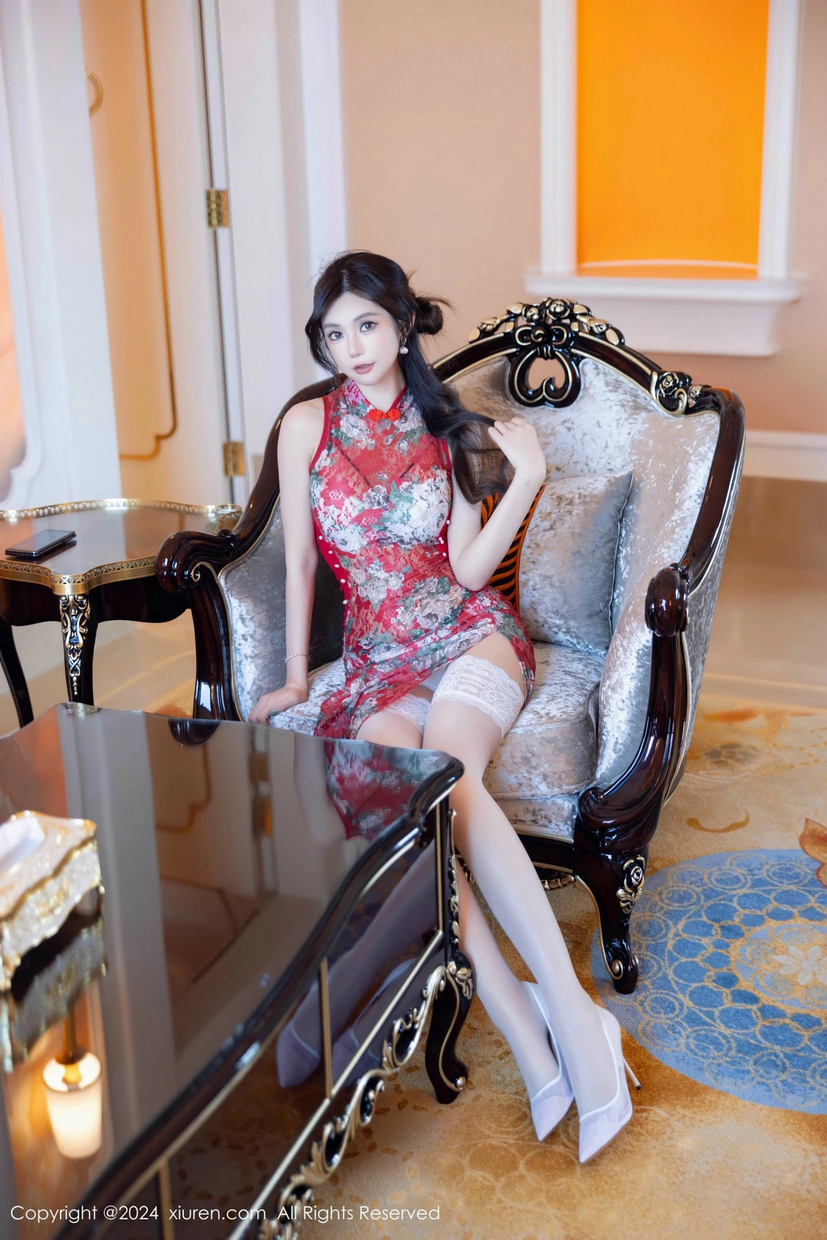 [[XiuRen秀人网]秀人网]No.9529_女神绮里嘉ula性感红色旗袍露白色内衣配白丝袜秀曼妙身姿诱惑写真80P