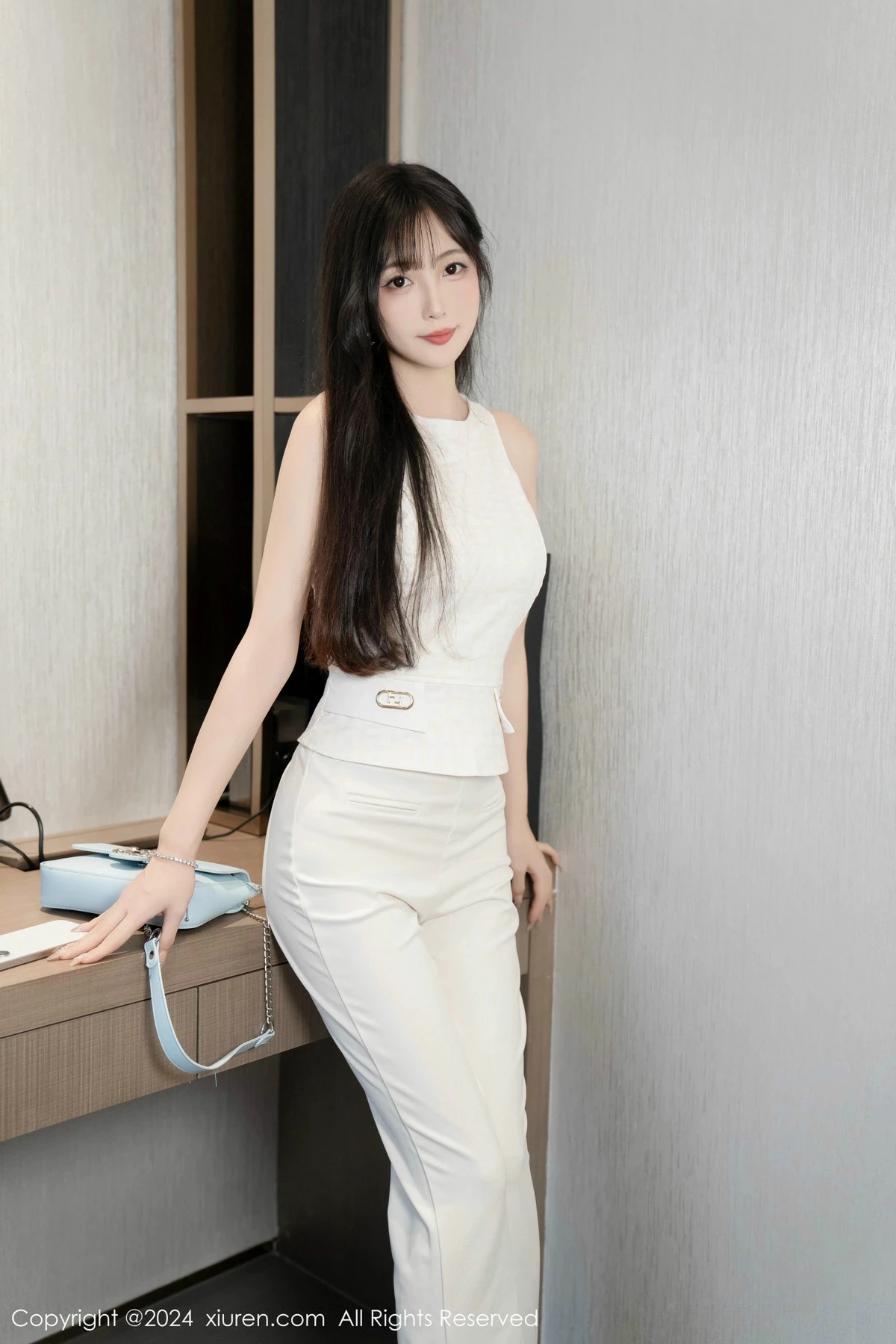 [[XiuRen秀人网]秀人网]No.9528_模特林星阑性感白上衣配简约长裤露白色内衣秀曼妙身姿诱惑写真84P