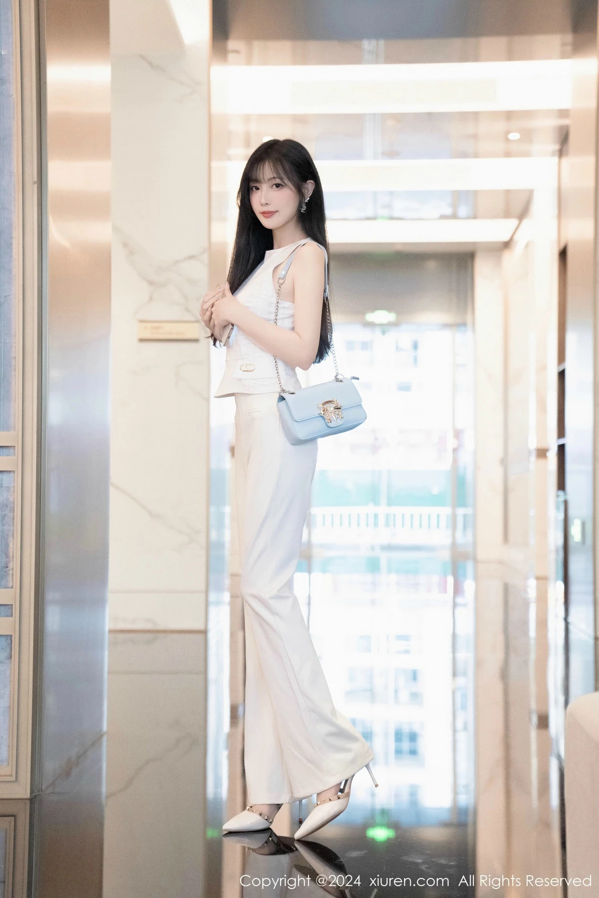 [[XiuRen秀人网]秀人网]No.9528_模特林星阑性感白上衣配简约长裤露白色内衣秀曼妙身姿诱惑写真84P