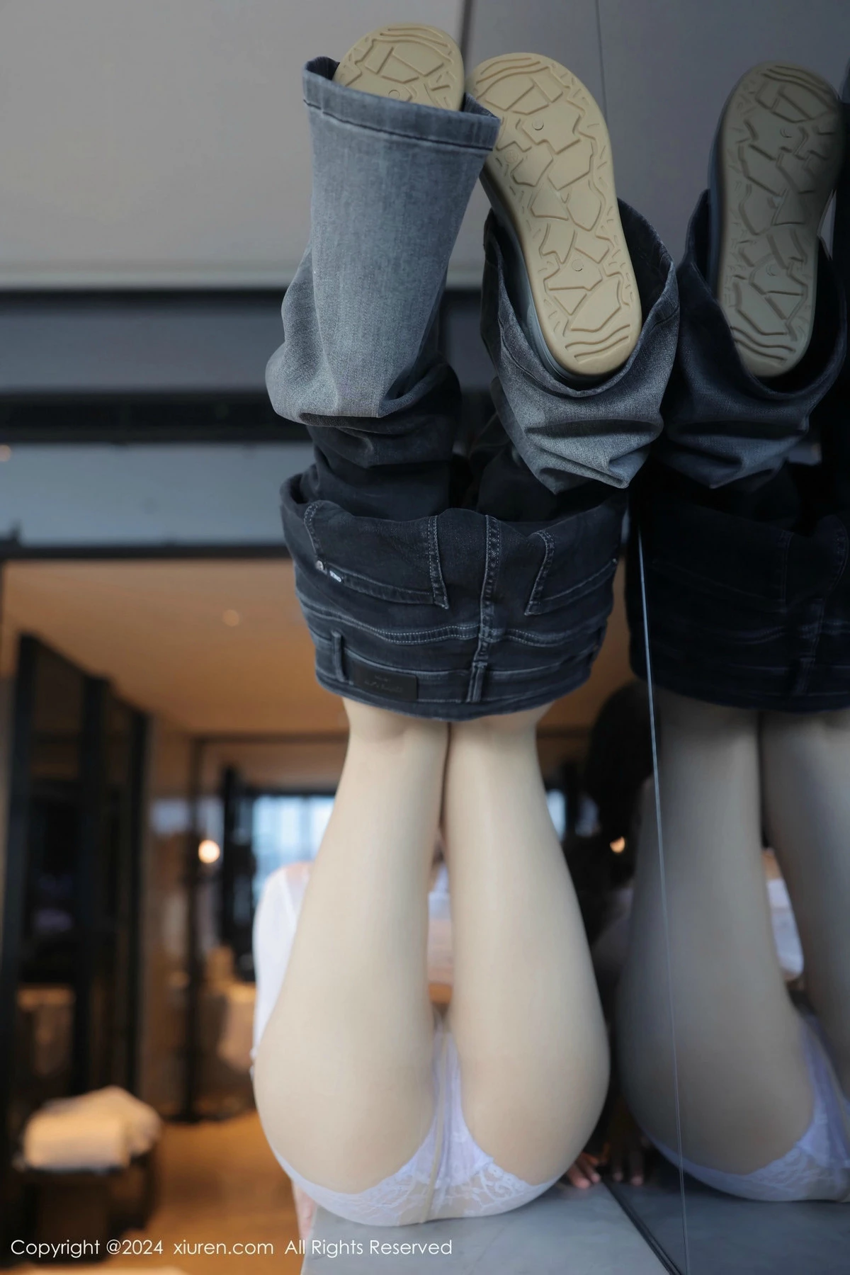 [[XiuRen秀人网]秀人网]No.9524_模特桃妖夭性感白T配牛仔裤露白色情趣内衣秀惹火身材诱惑写真89P