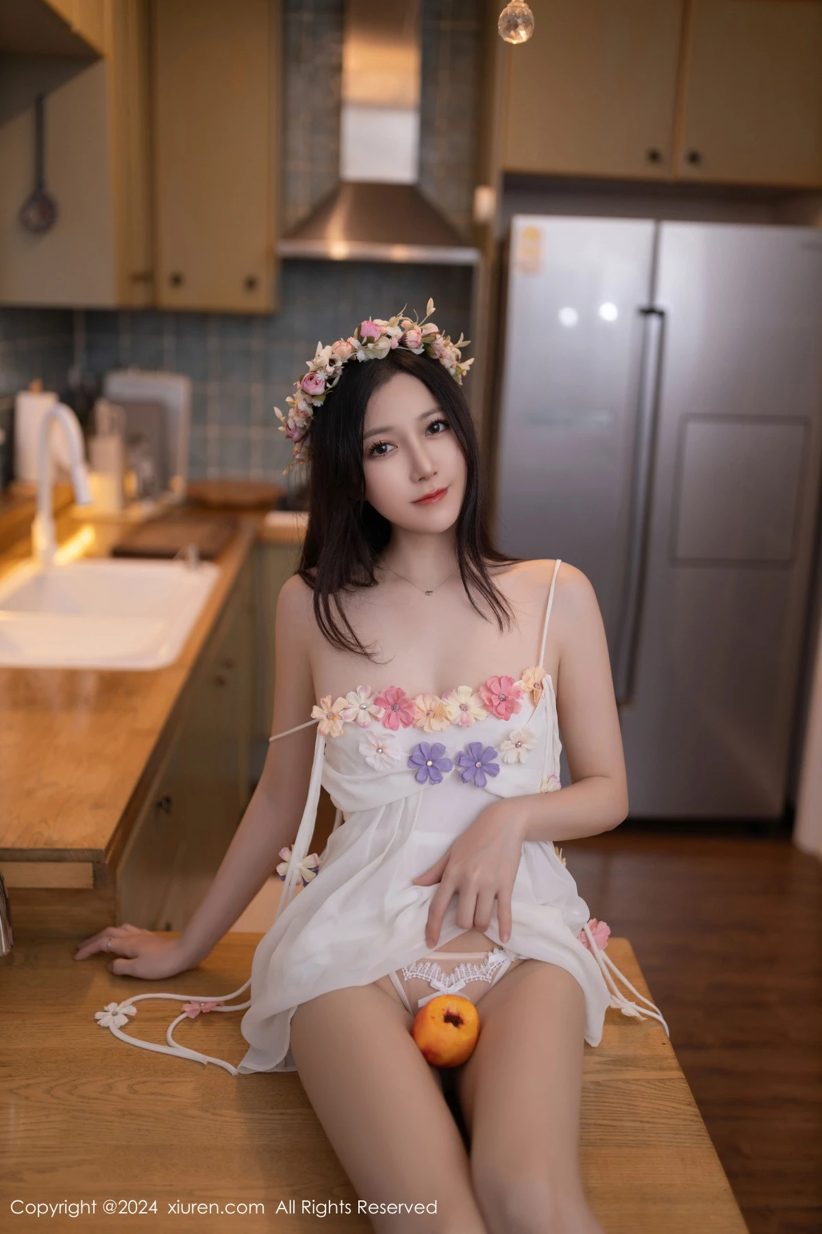 [[XiuRen秀人网]秀人网]No.9531_模特鱼子酱Fish花朵主题白色吊带配原色丝袜秀曼妙身姿诱惑写真80P