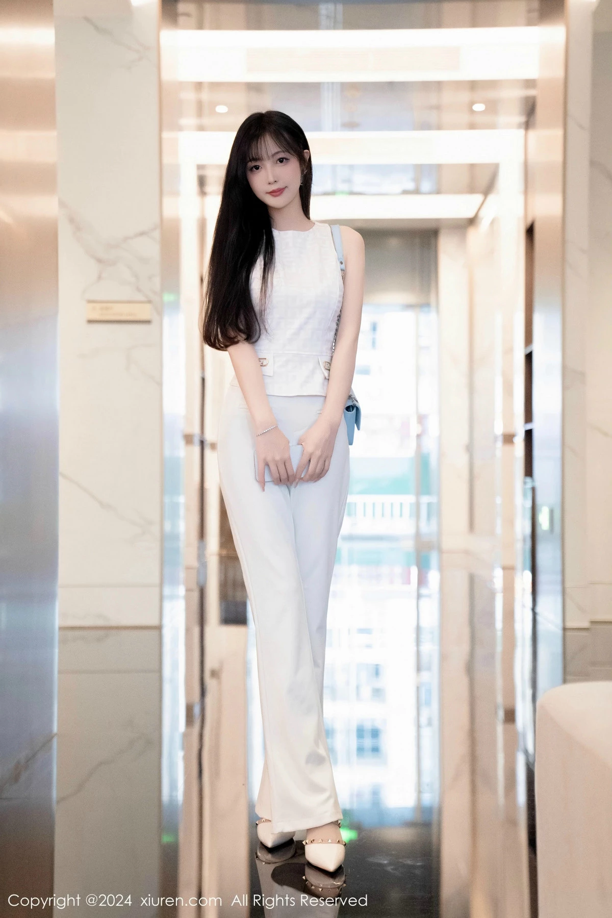 [[XiuRen秀人网]秀人网]No.9528_模特林星阑性感白上衣配简约长裤露白色内衣秀曼妙身姿诱惑写真84P