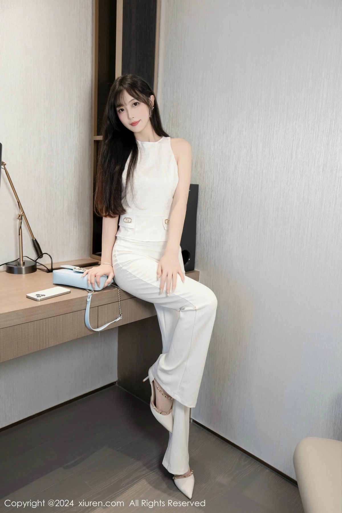 [[XiuRen秀人网]秀人网]No.9528_模特林星阑性感白上衣配简约长裤露白色内衣秀曼妙身姿诱惑写真84P